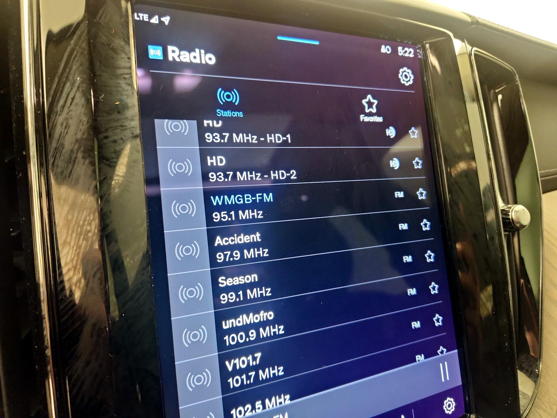 Thumbnail: 2022 Volvo XC60 - 15