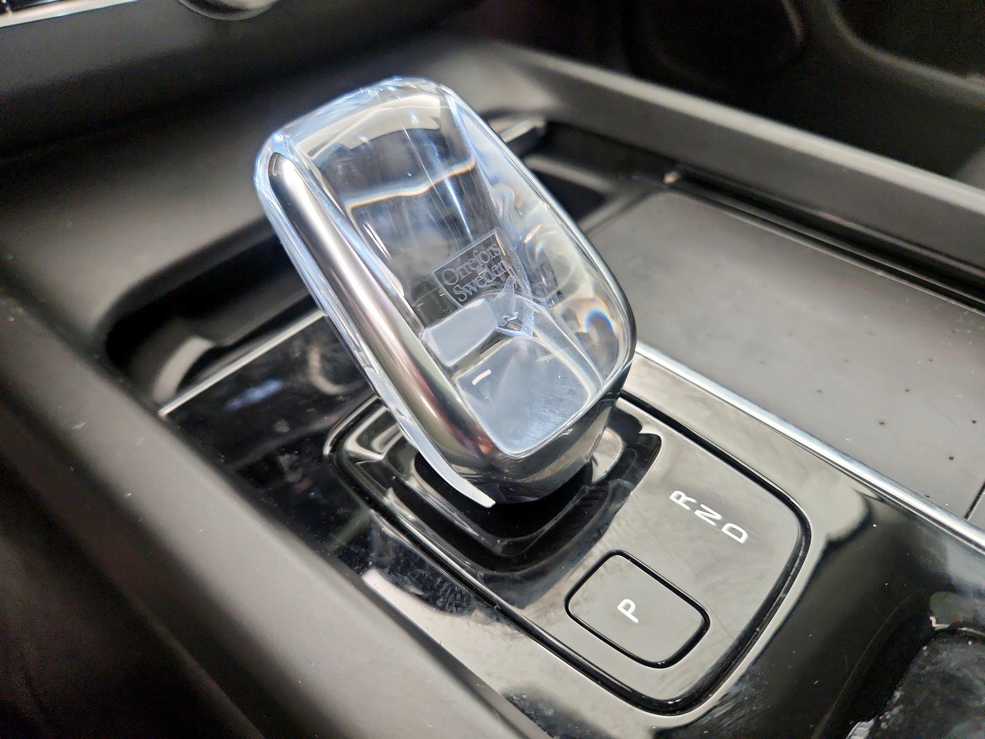 Thumbnail: 2022 Volvo XC60 - 17