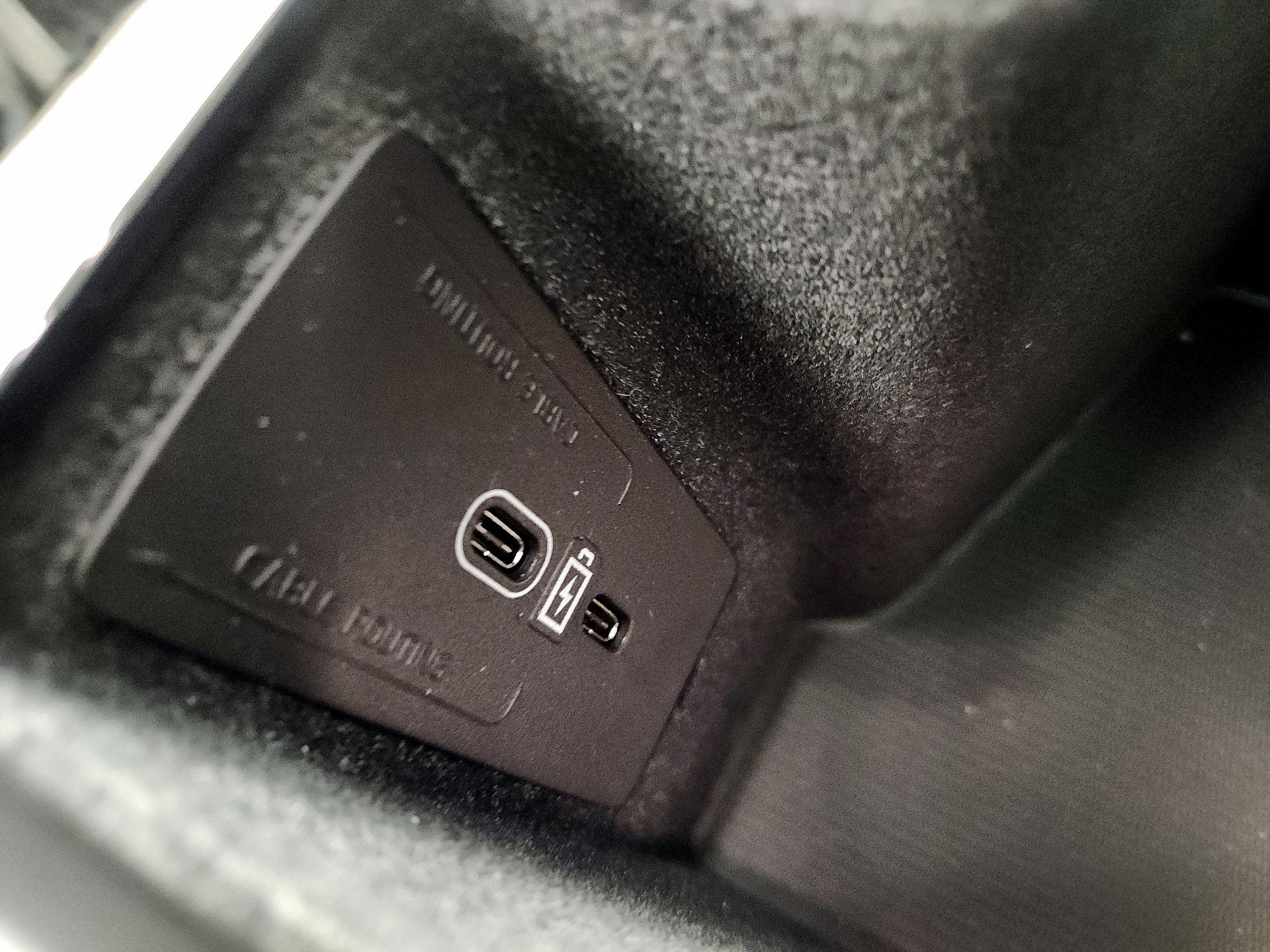 Thumbnail: 2022 Volvo XC60 - 18