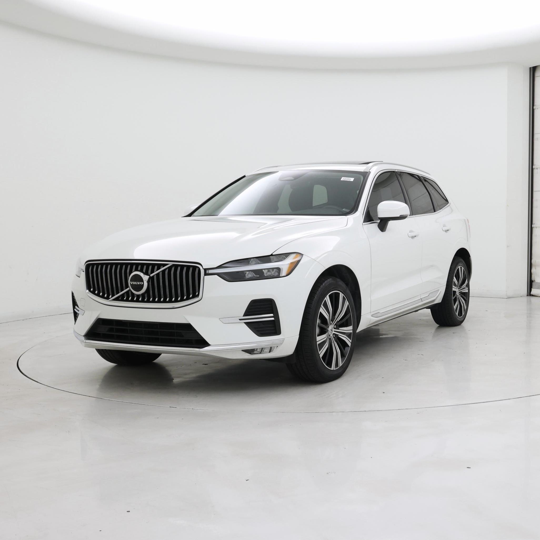 Thumbnail: 2022 Volvo XC60 - 4