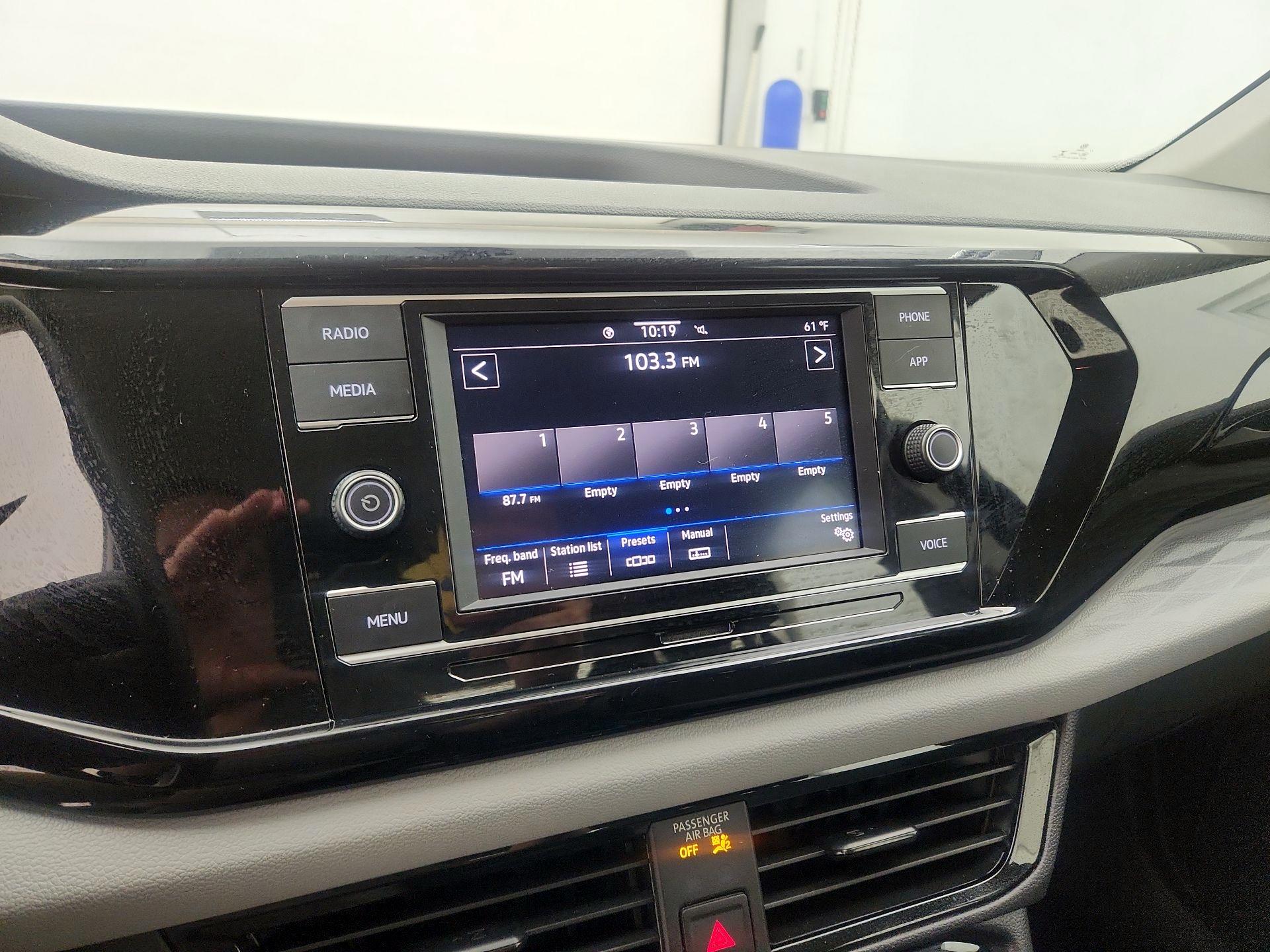 Thumbnail: 2023 Volkswagen Taos - 15