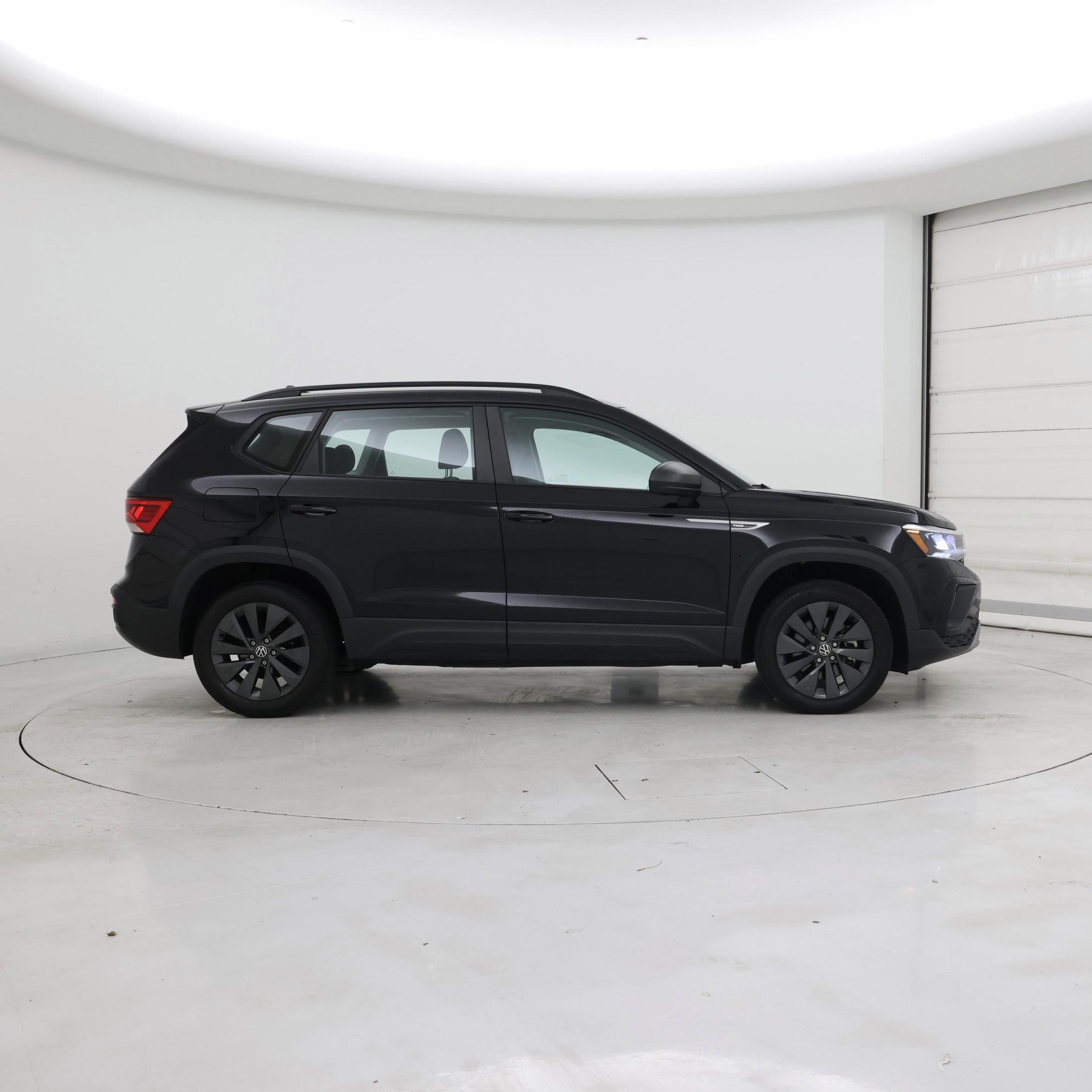 Thumbnail: 2023 Volkswagen Taos - 7