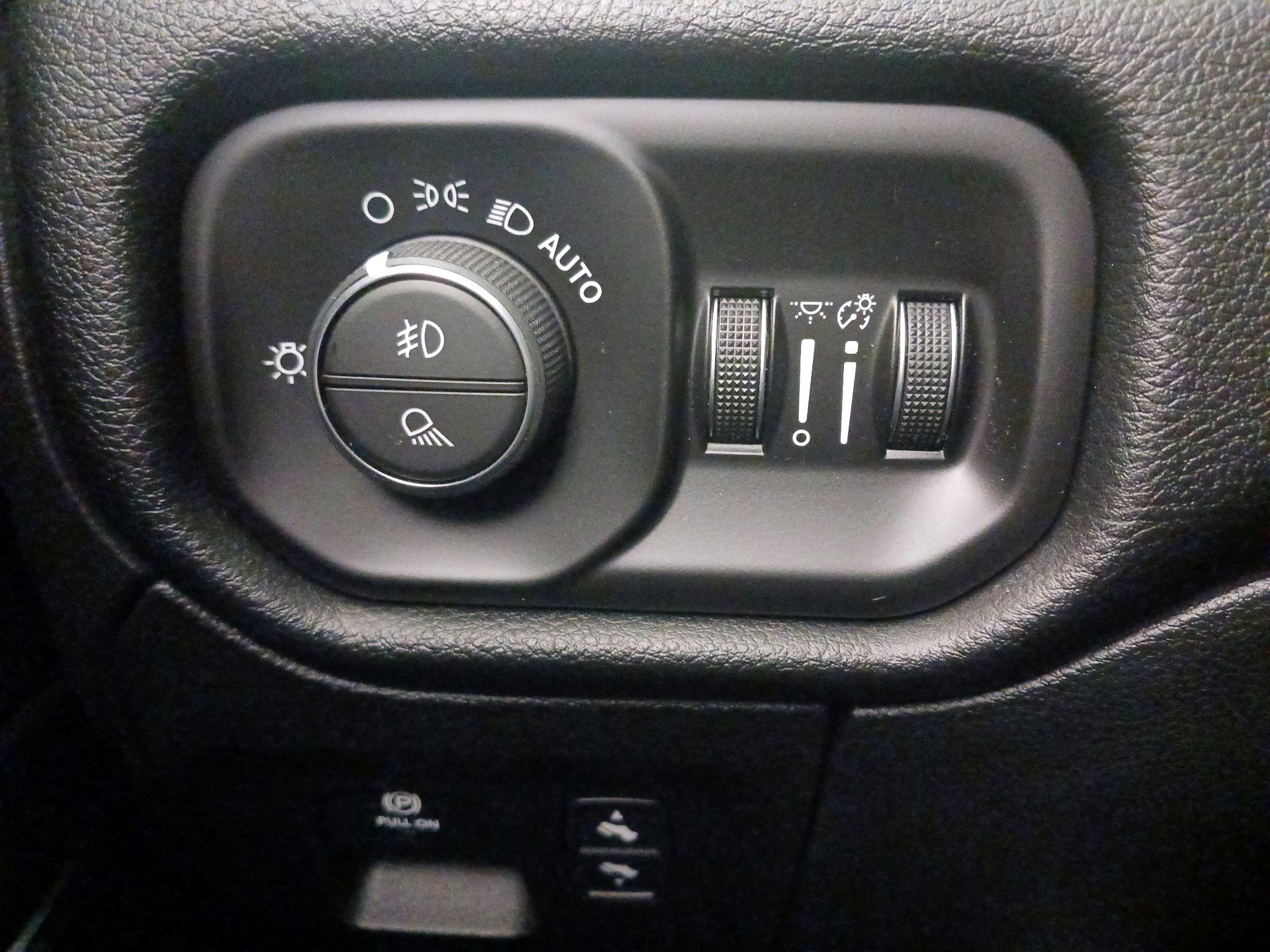 Thumbnail: 2021 RAM 1500 - 13