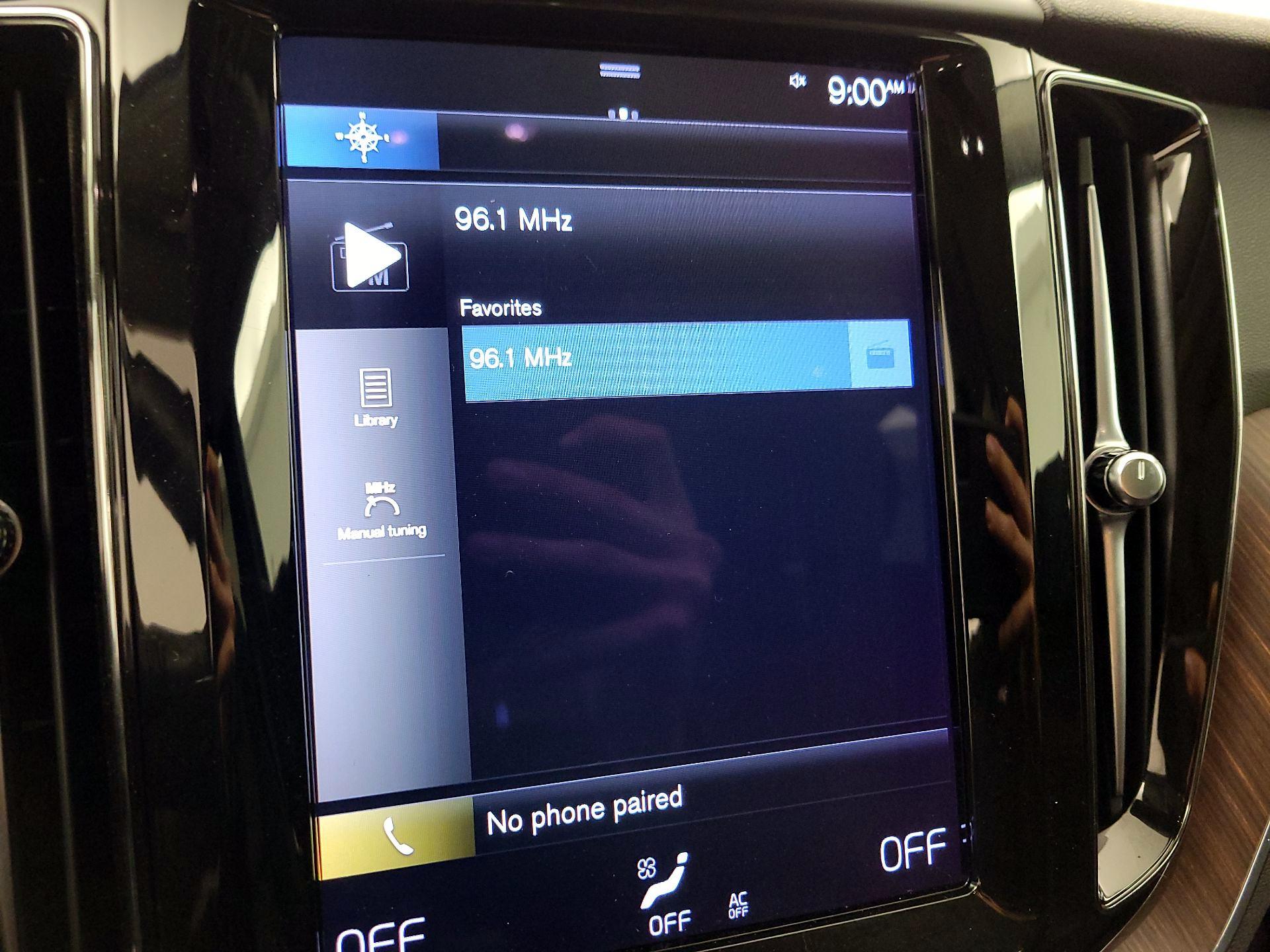 Thumbnail: 2021 Volvo XC60 - 16