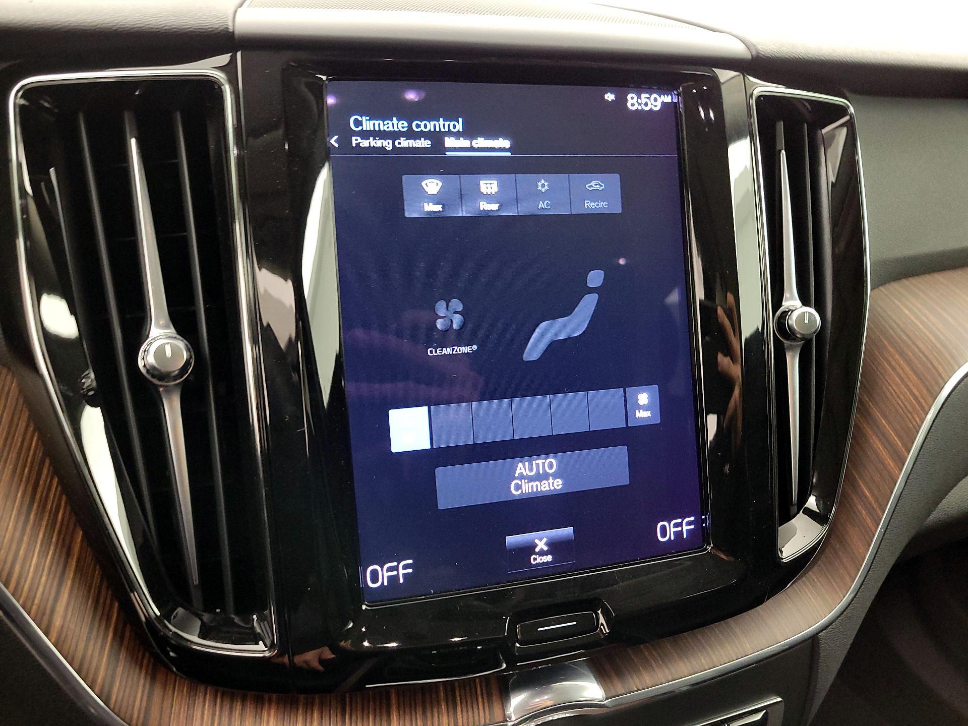 Thumbnail: 2021 Volvo XC60 - 17