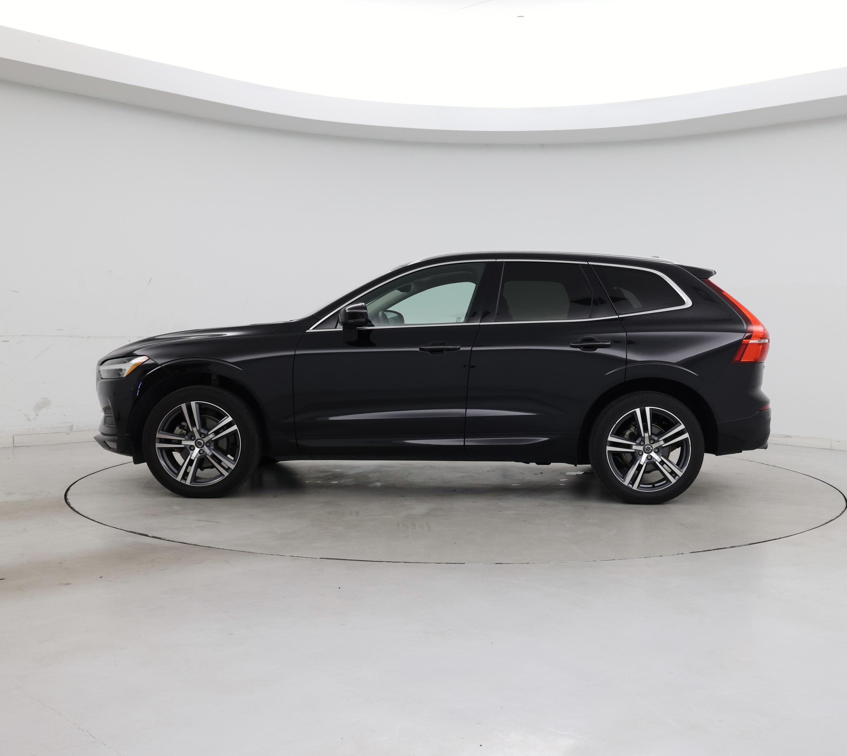 Thumbnail: 2021 Volvo XC60 - 3