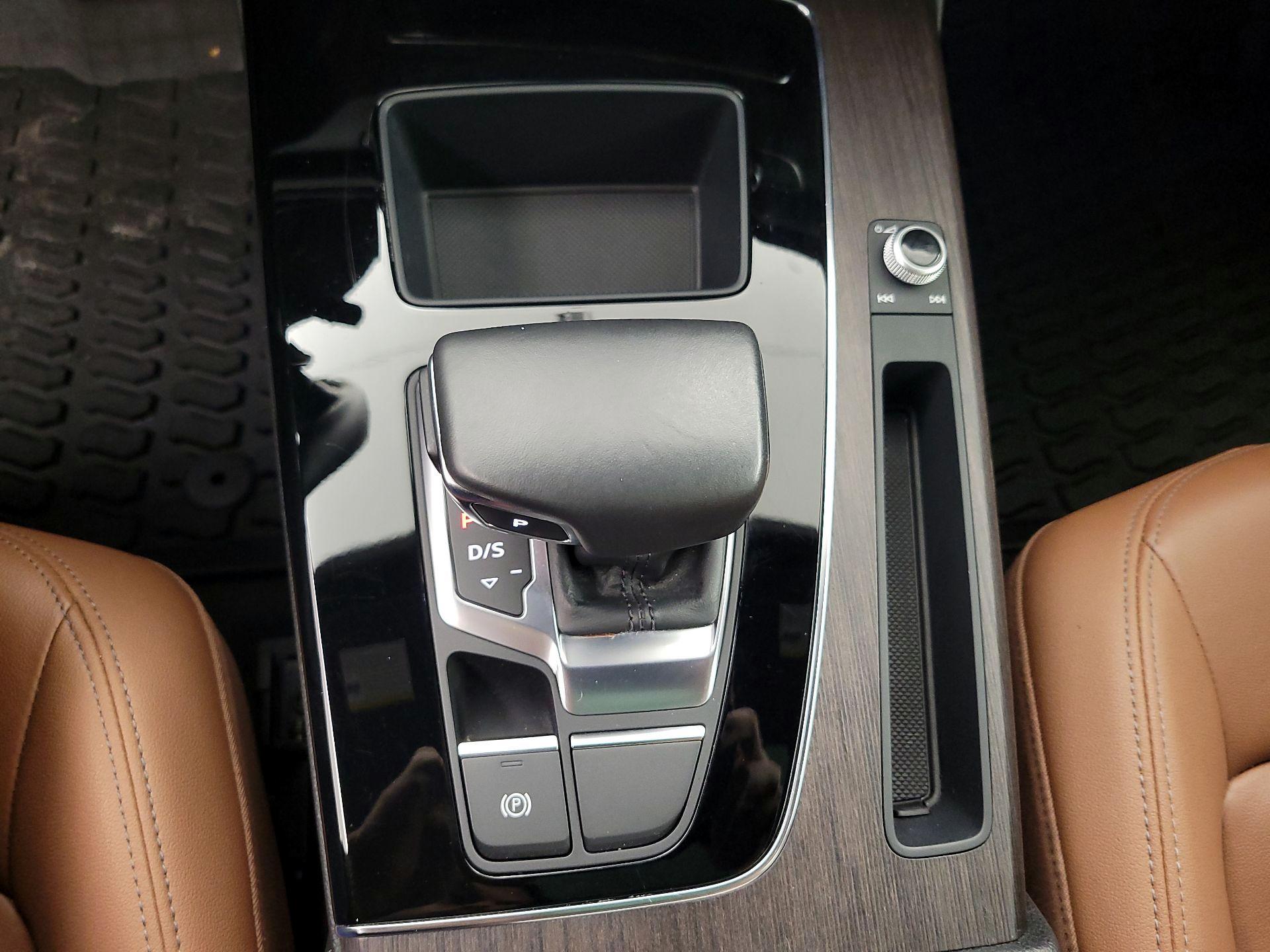 Thumbnail: 2022 Audi Q5 - 17