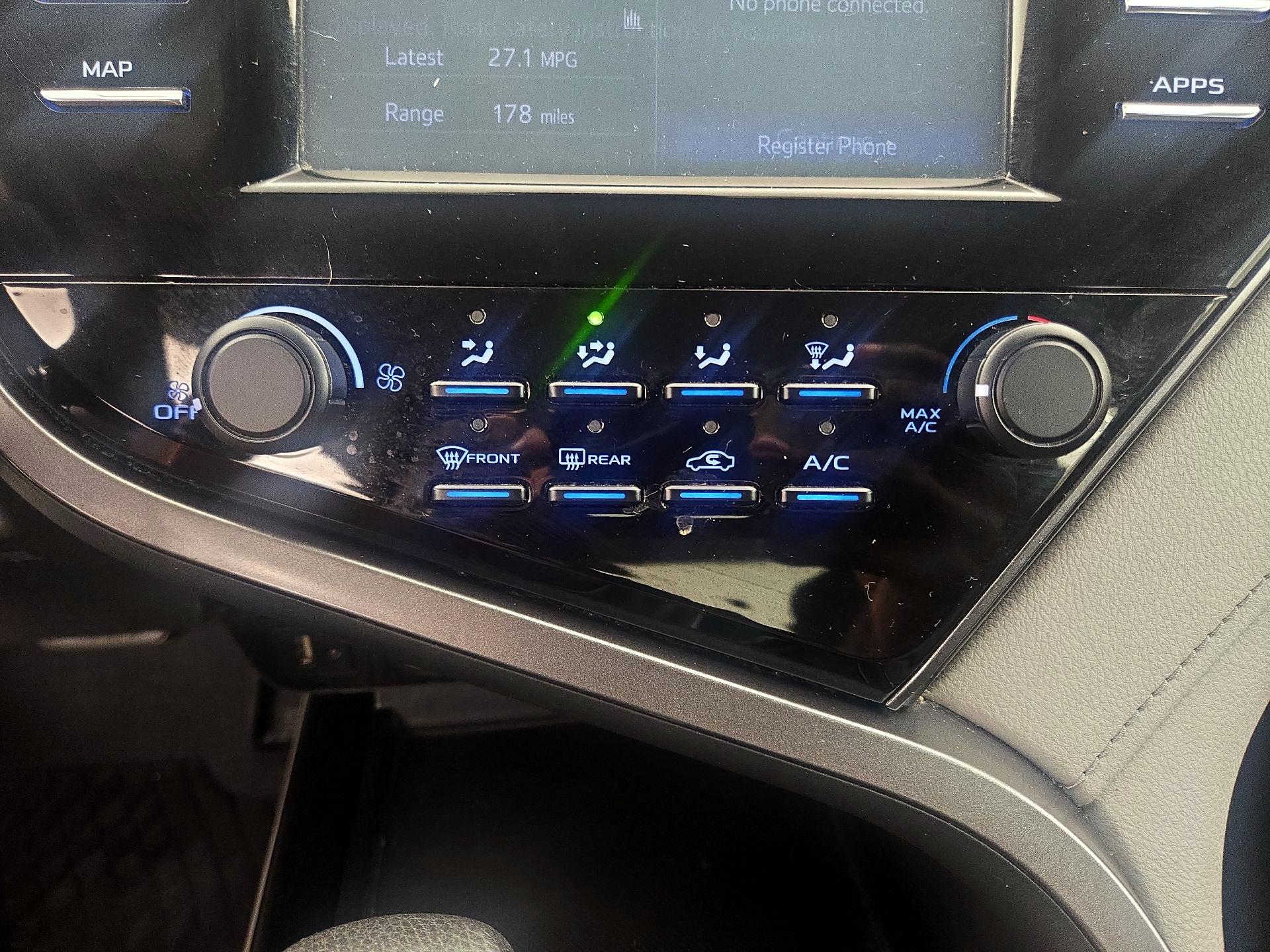 Thumbnail: 2019 Toyota Camry - 16