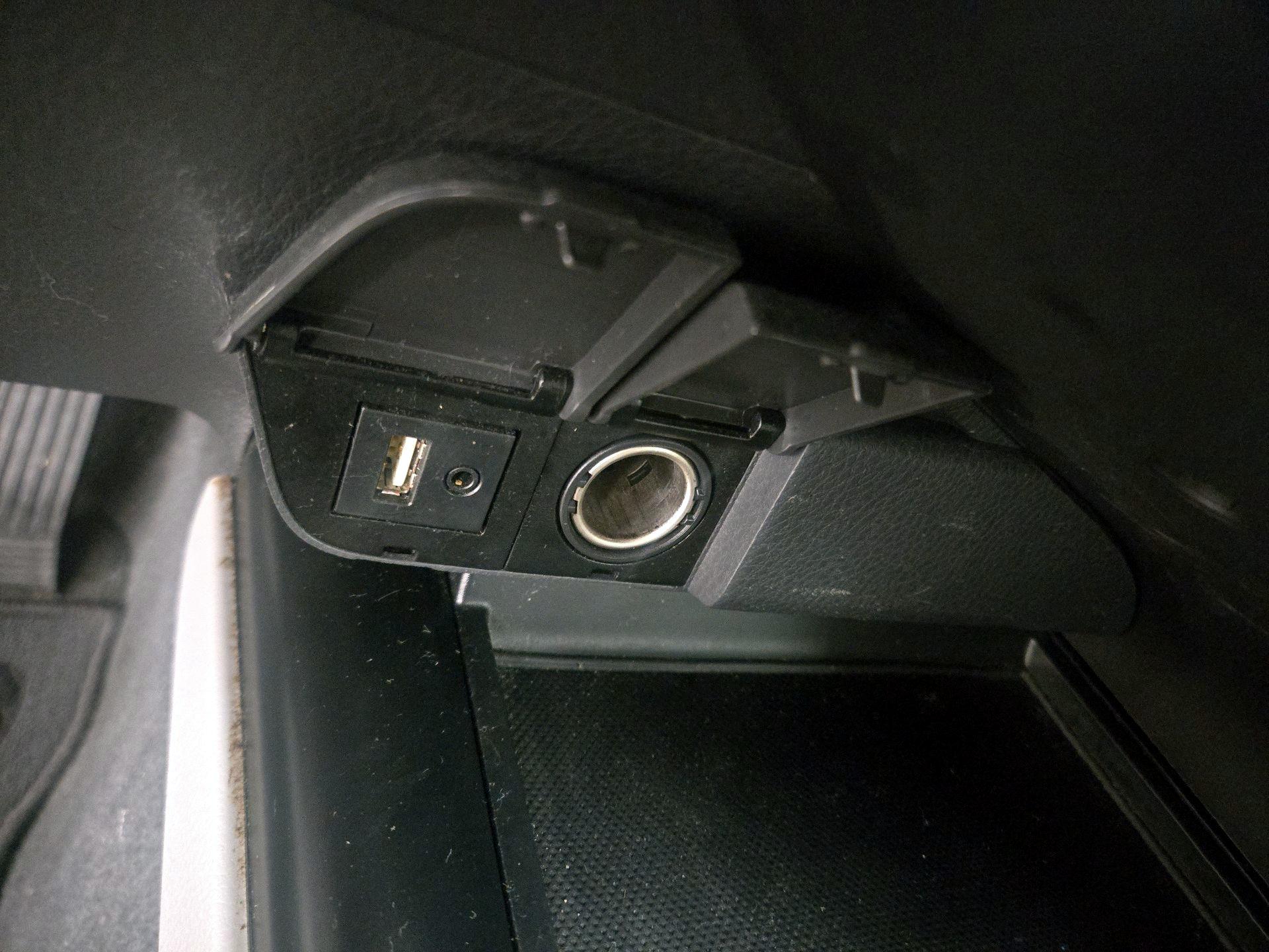 Thumbnail: 2019 Toyota Camry - 18