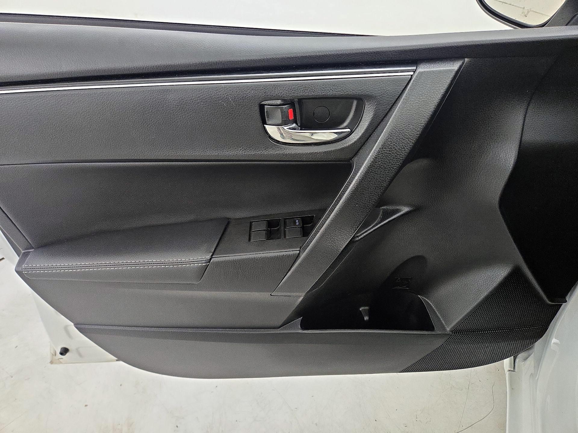 Thumbnail: 2018 Toyota Corolla - 12