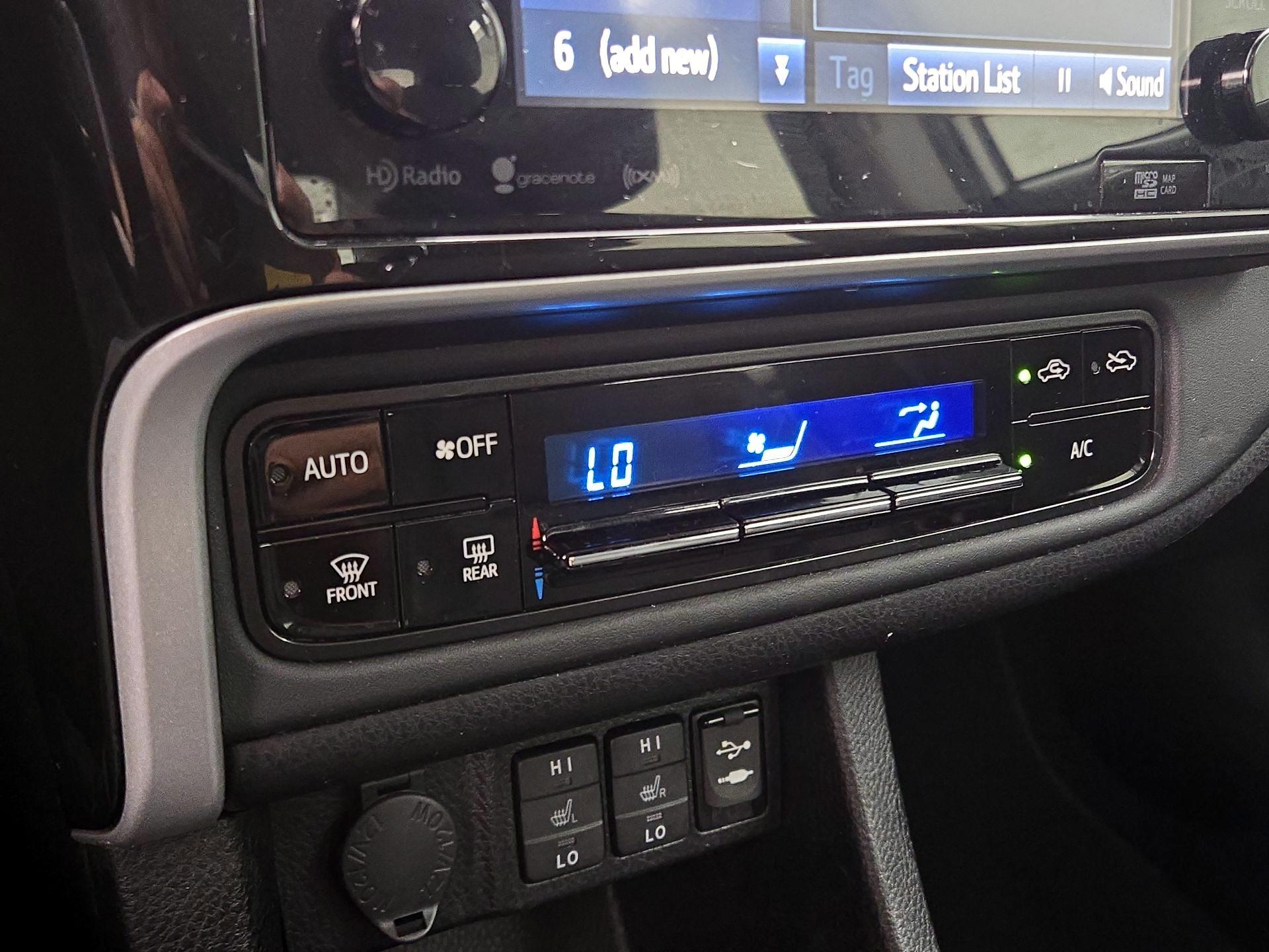 Thumbnail: 2018 Toyota Corolla - 17