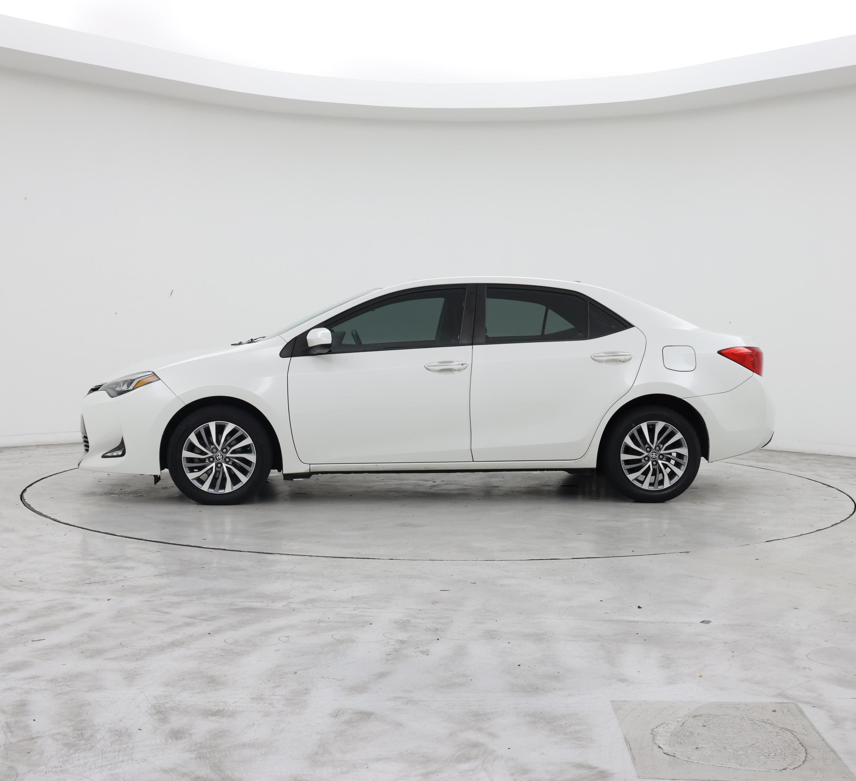 Thumbnail: 2018 Toyota Corolla - 3