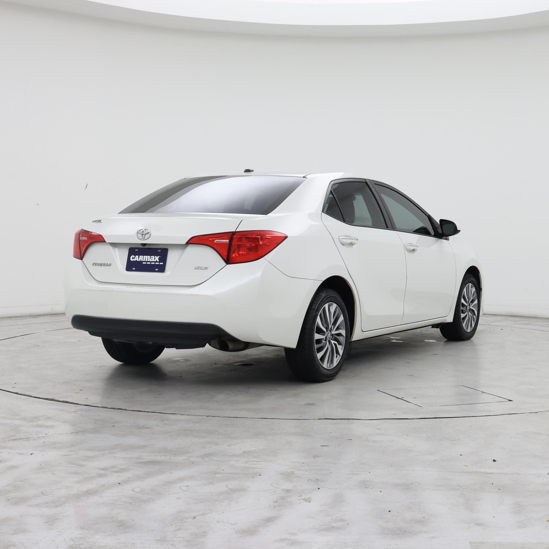 Thumbnail: 2018 Toyota Corolla - 8