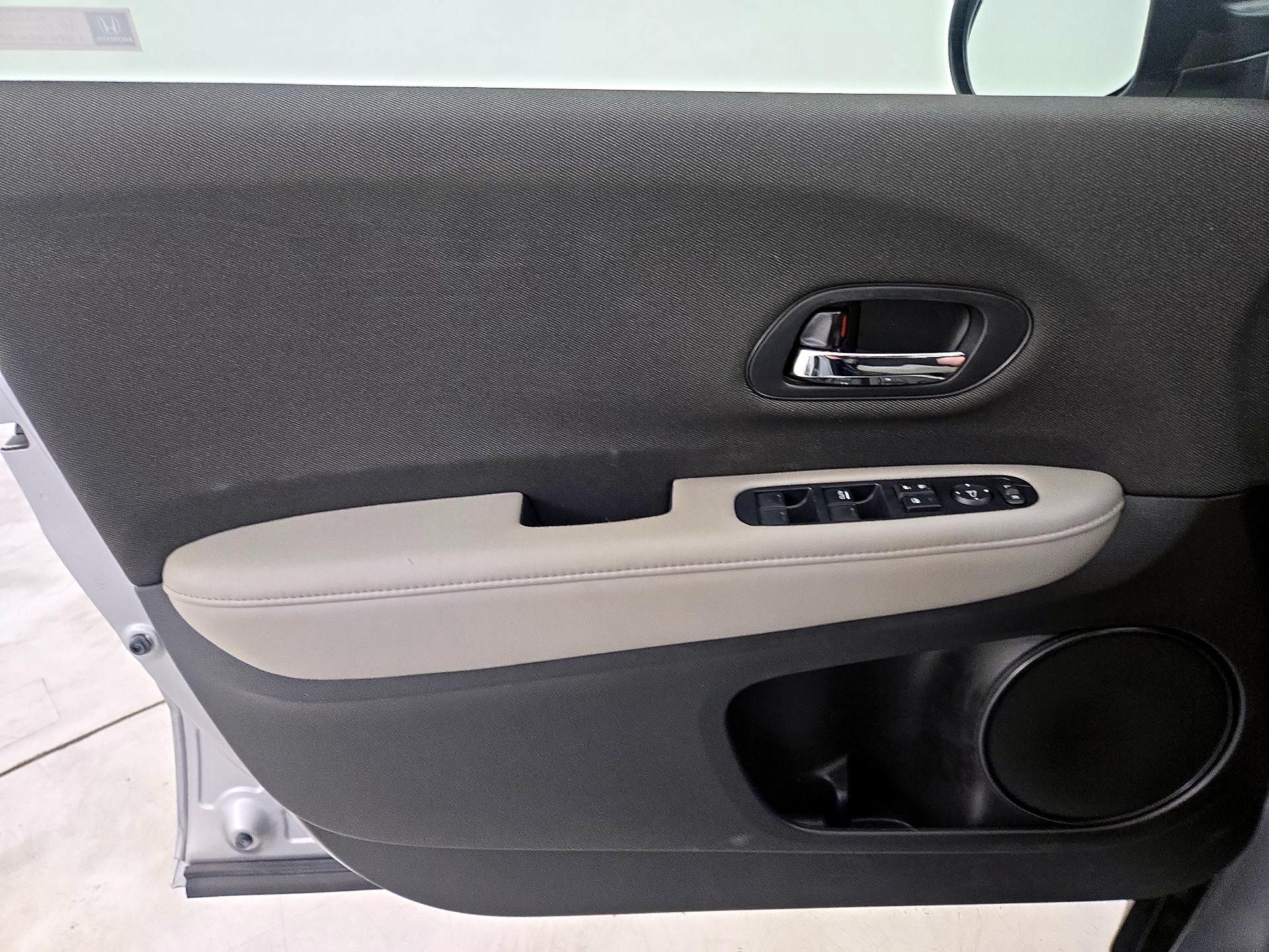 Thumbnail: 2019 Honda HR-V - 12