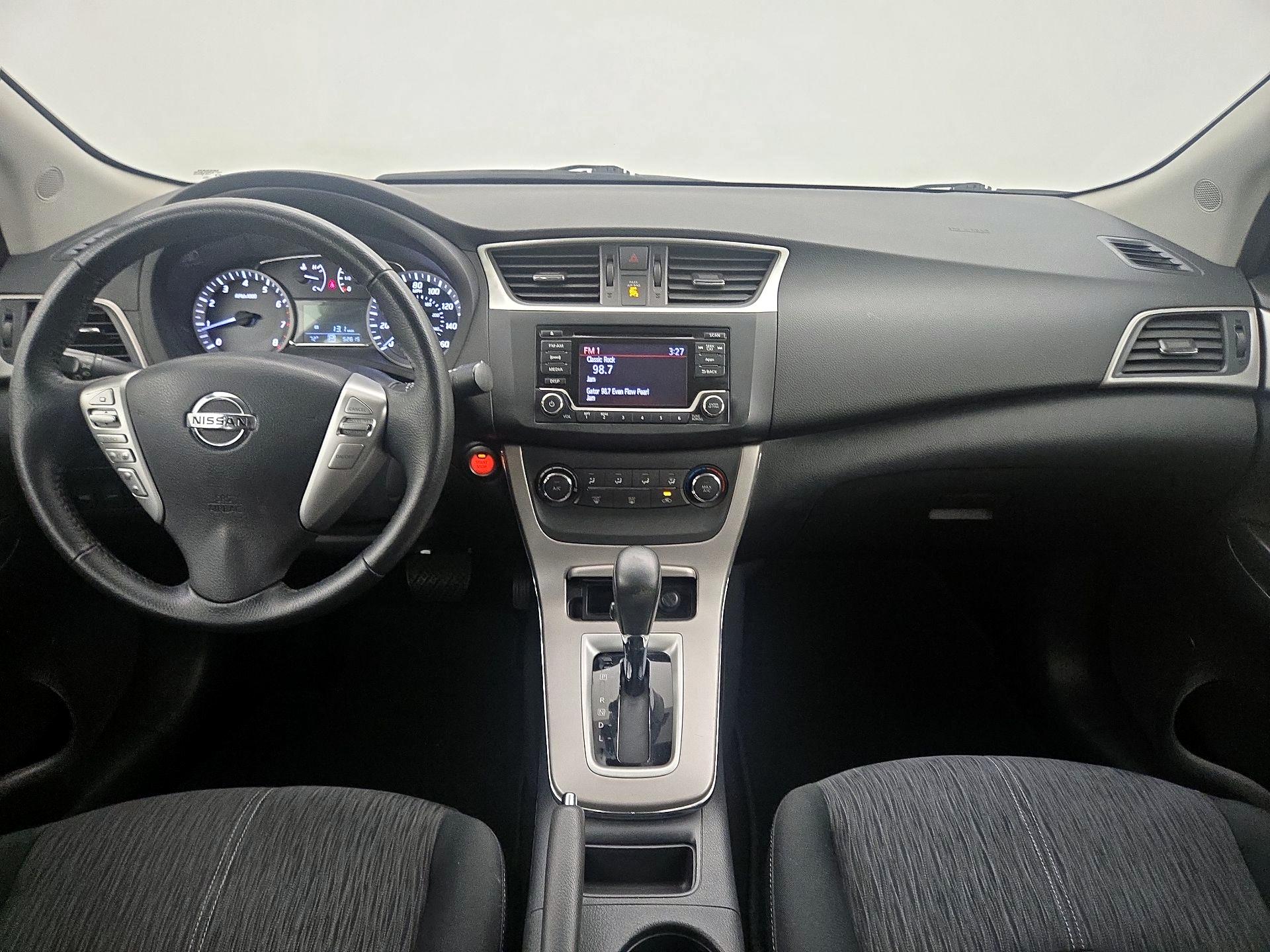 Thumbnail: 2015 Nissan Sentra - 9