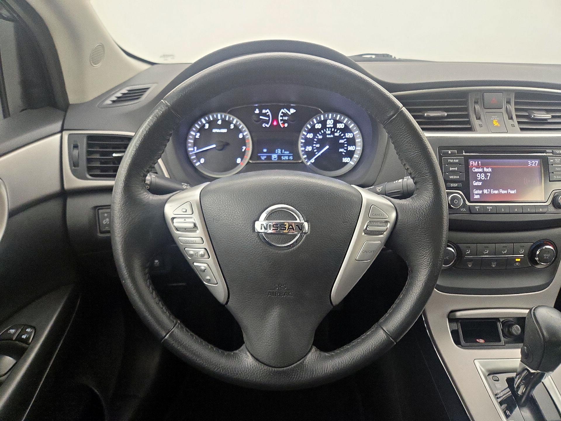 Thumbnail: 2015 Nissan Sentra - 10