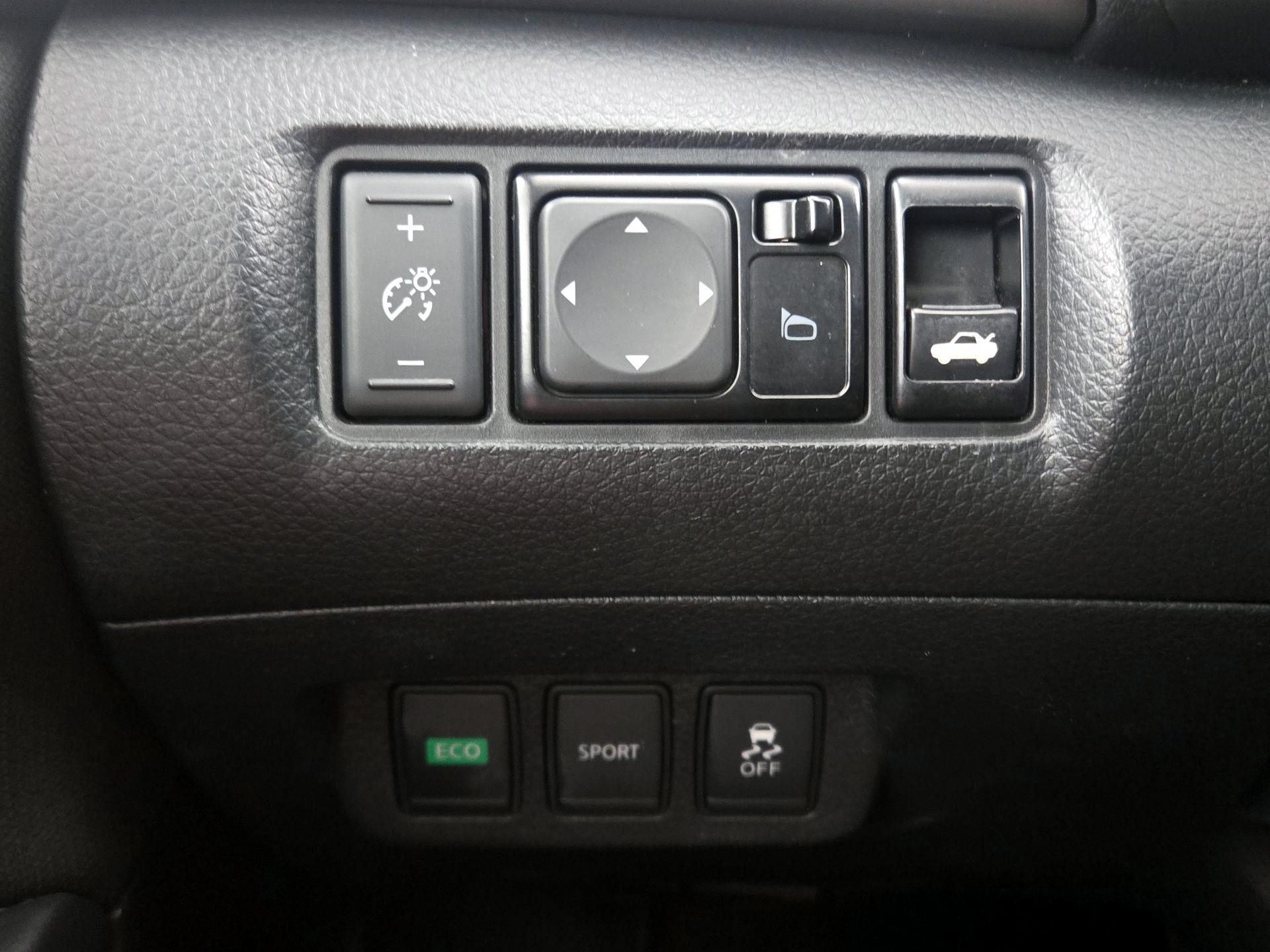 Thumbnail: 2015 Nissan Sentra - 13