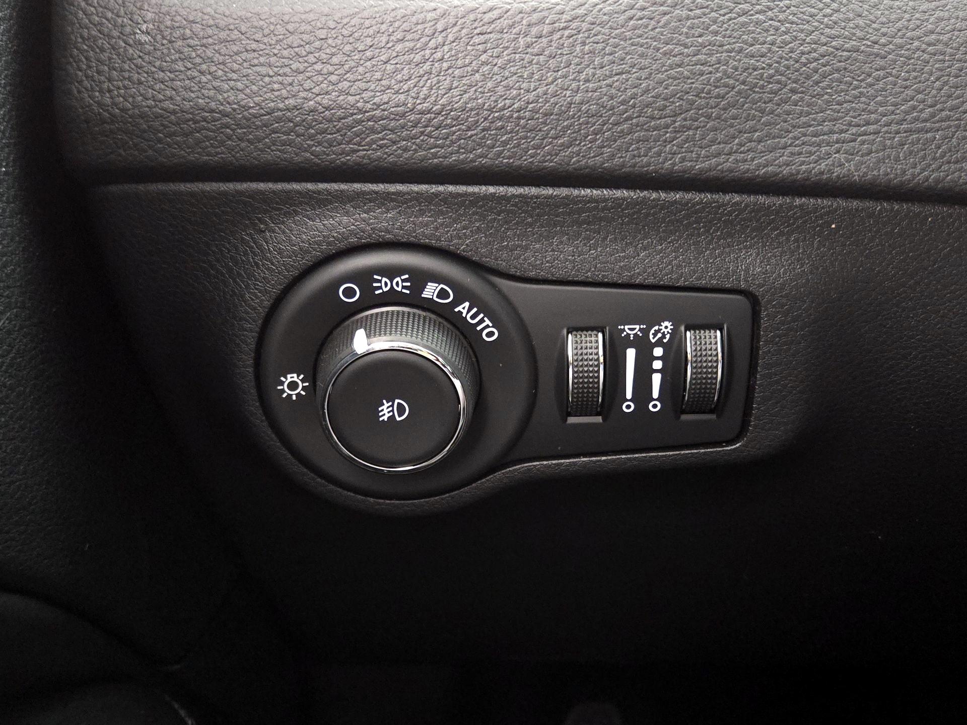 Thumbnail: 2019 Jeep Compass - 13