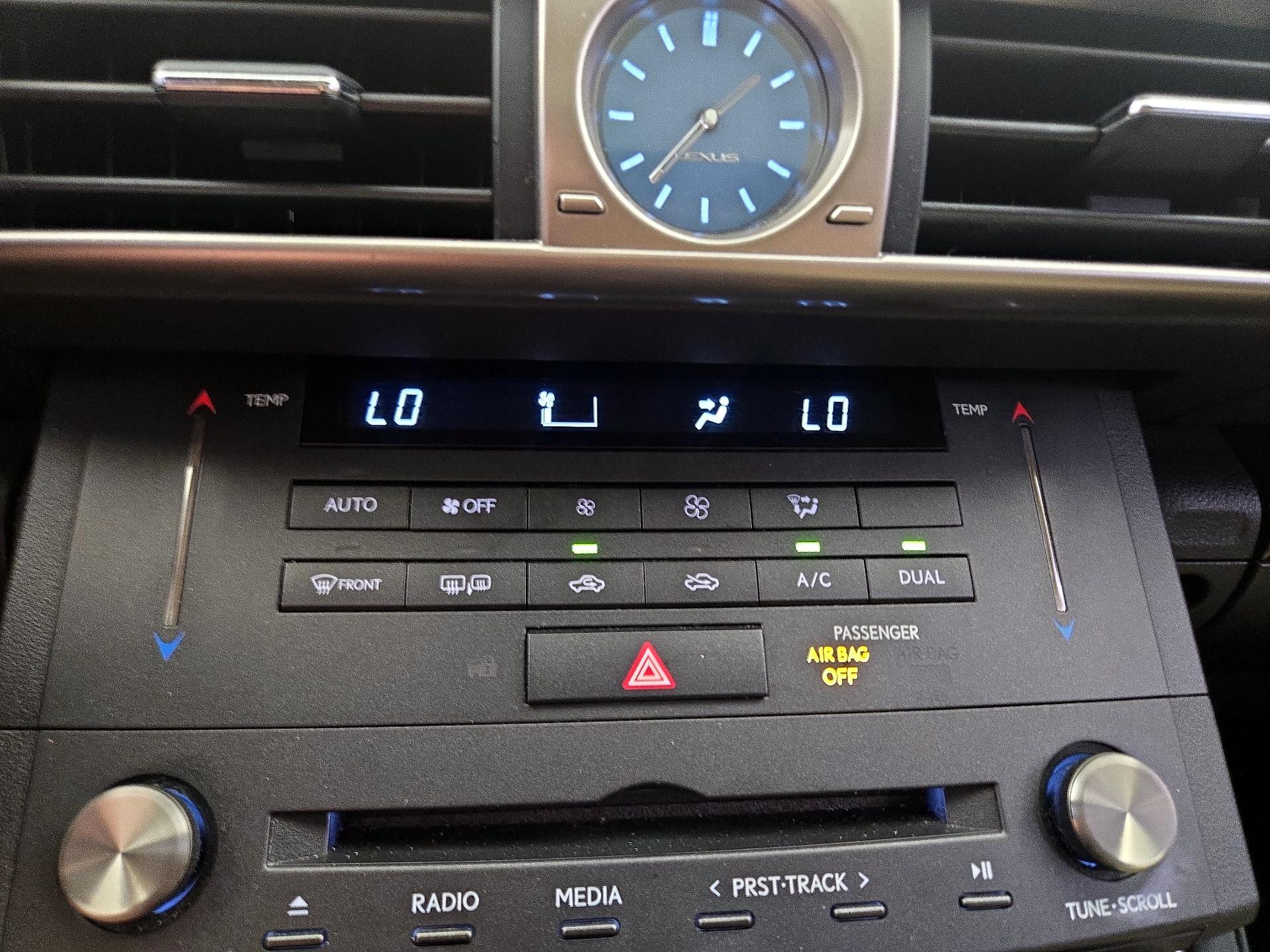 Thumbnail: 2015 Lexus IS - 16