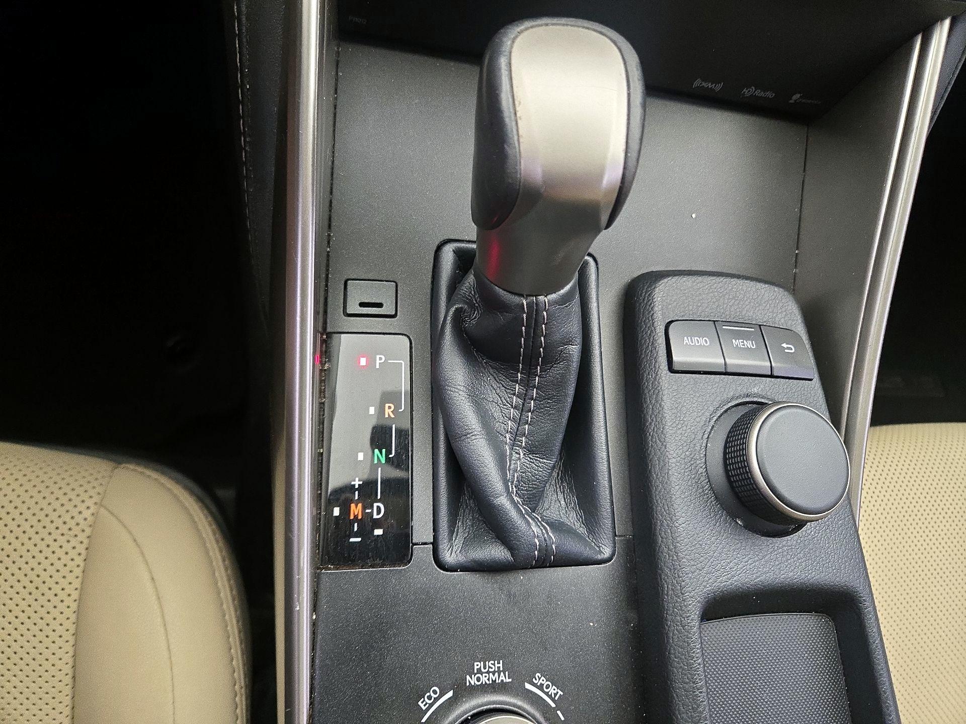 Thumbnail: 2015 Lexus IS - 17