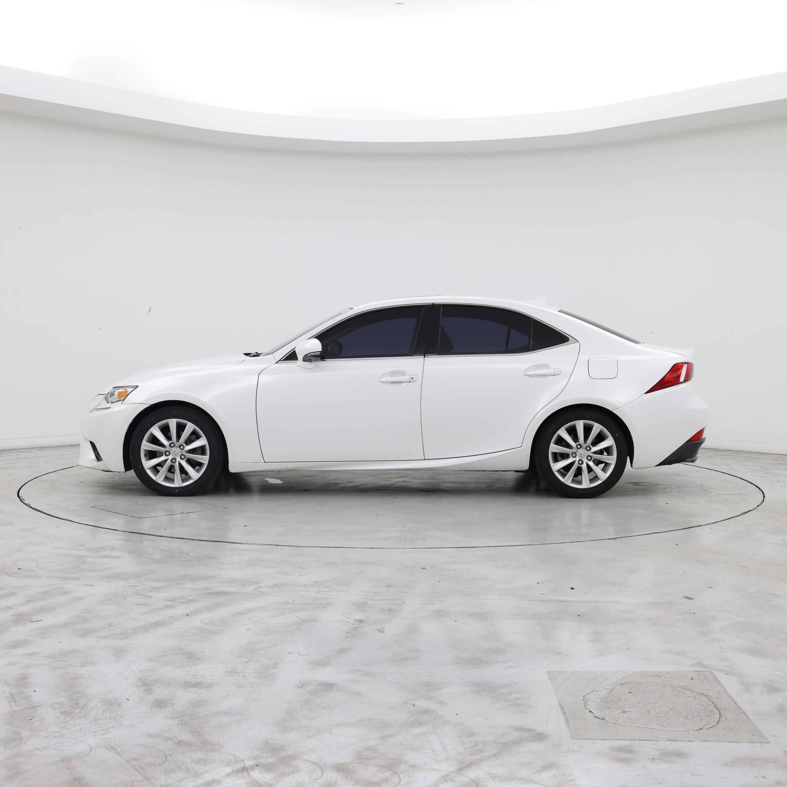 Thumbnail: 2015 Lexus IS - 3