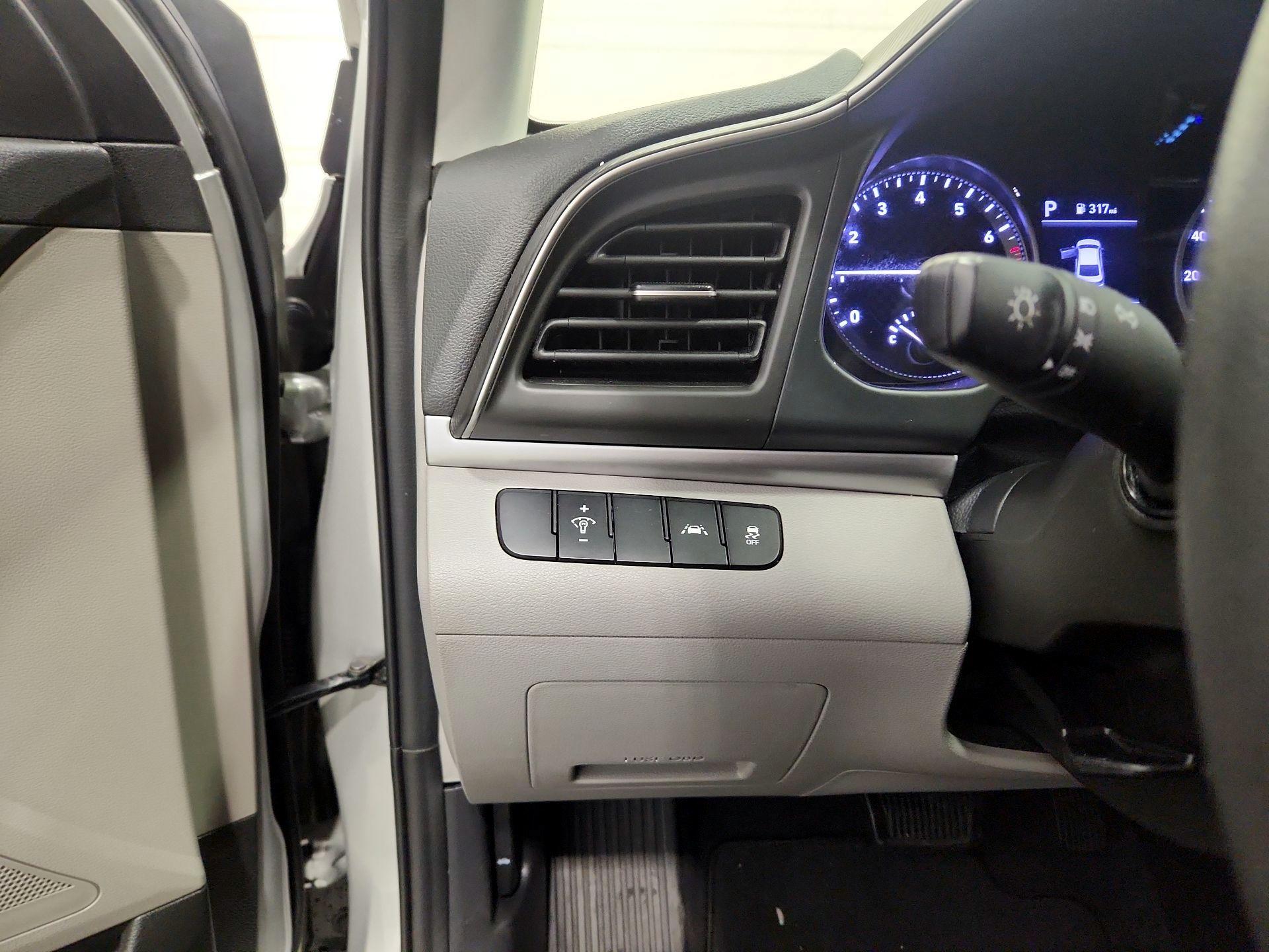 Thumbnail: 2020 Hyundai Elantra - 13