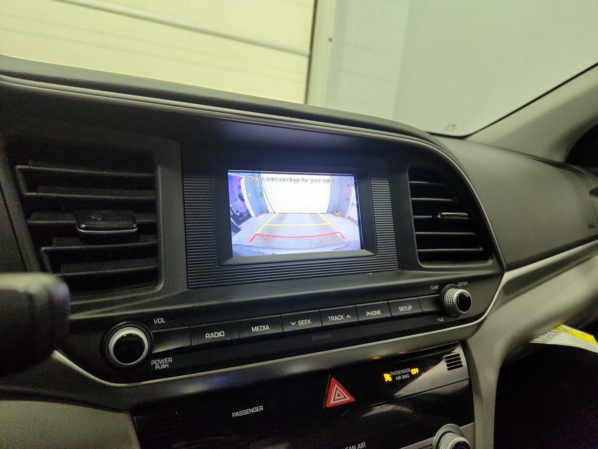 Thumbnail: 2020 Hyundai Elantra - 14