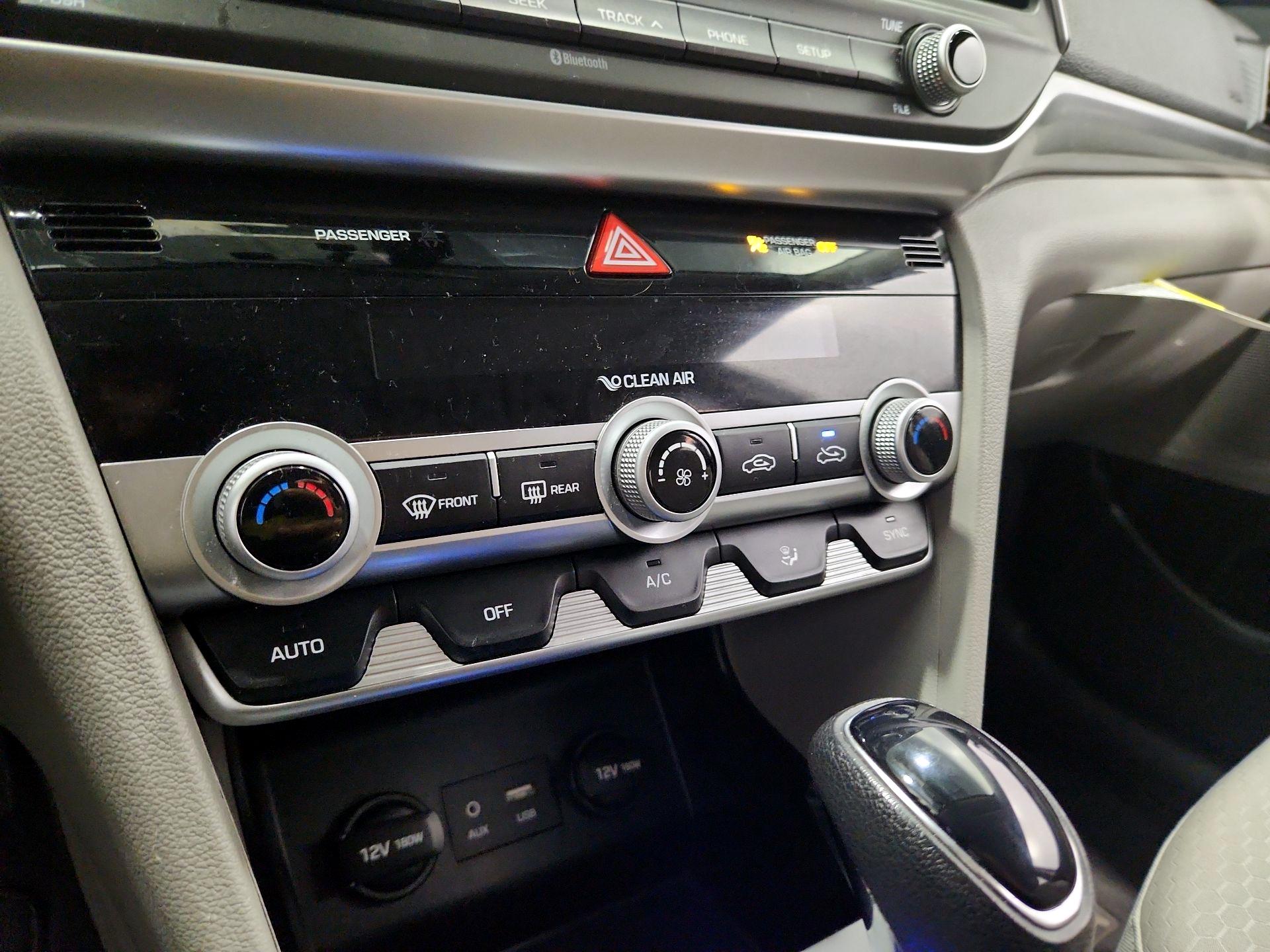 Thumbnail: 2020 Hyundai Elantra - 16