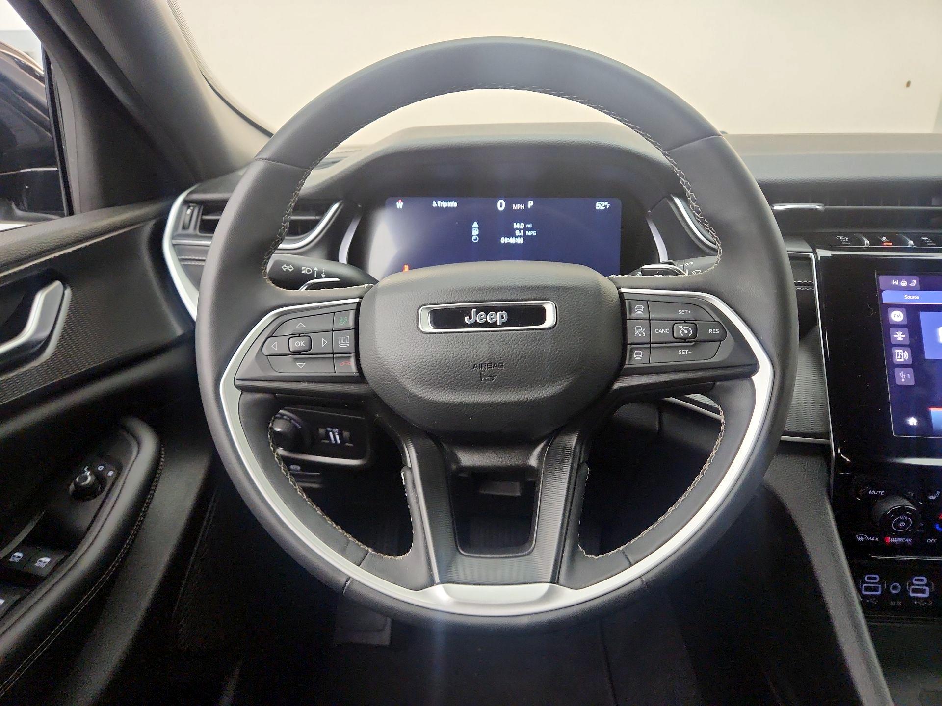 Thumbnail: 2023 Jeep Grand Cherokee - 10