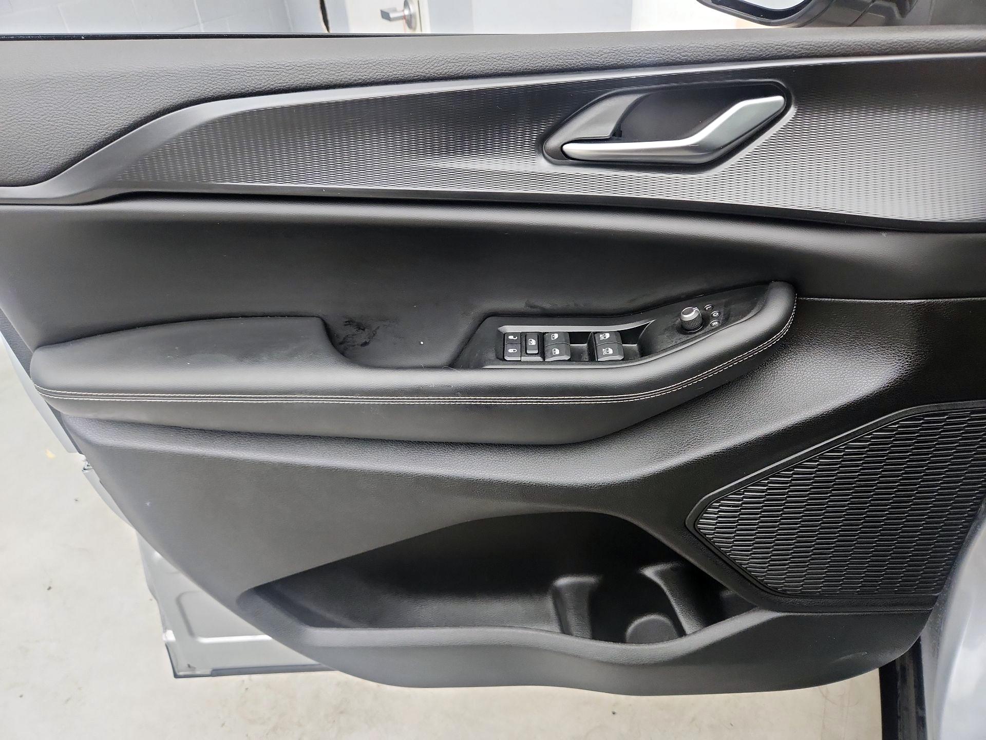 Thumbnail: 2023 Jeep Grand Cherokee - 12