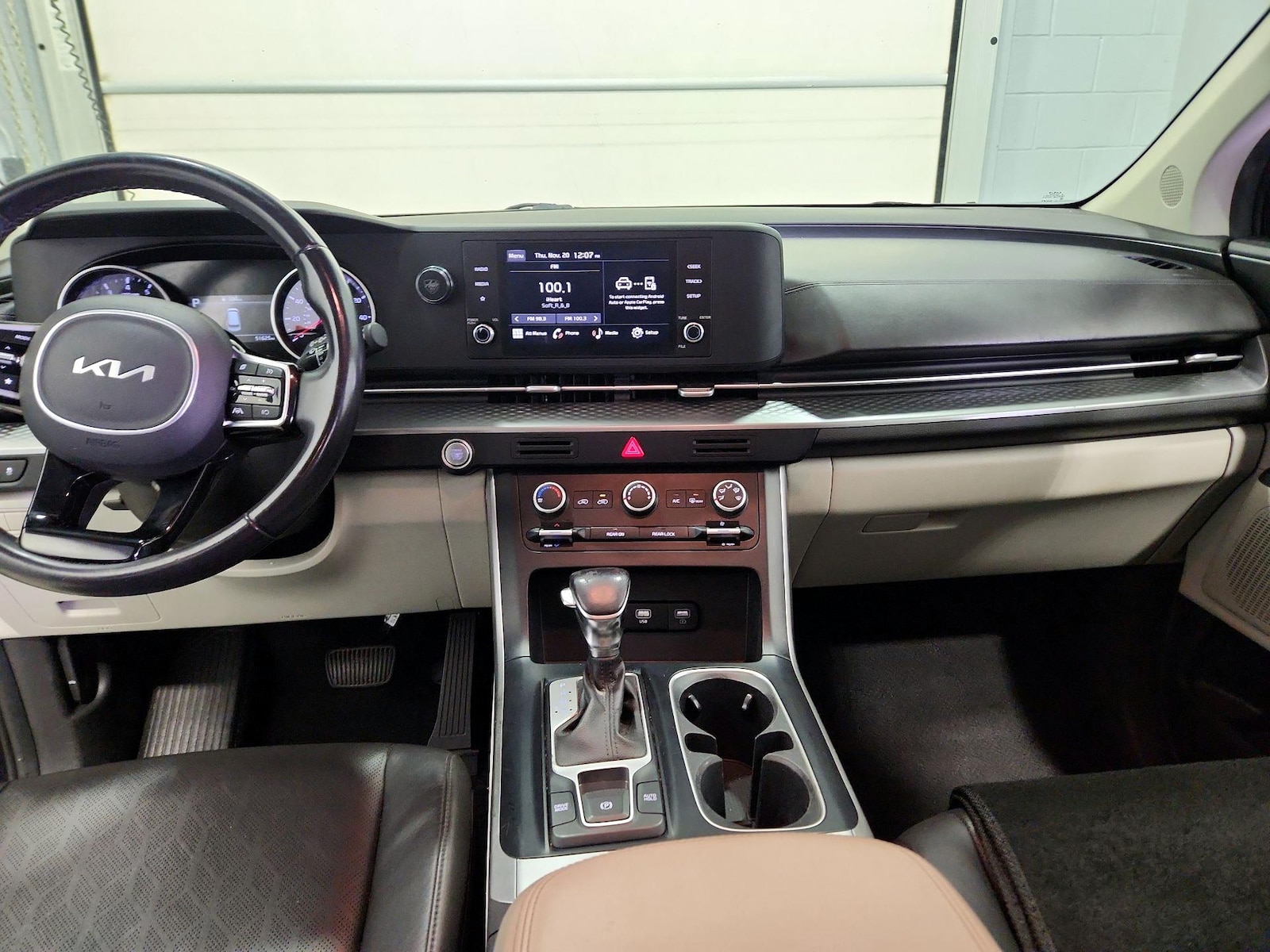 Image of 2023 Kia Carnival LX Seat Package