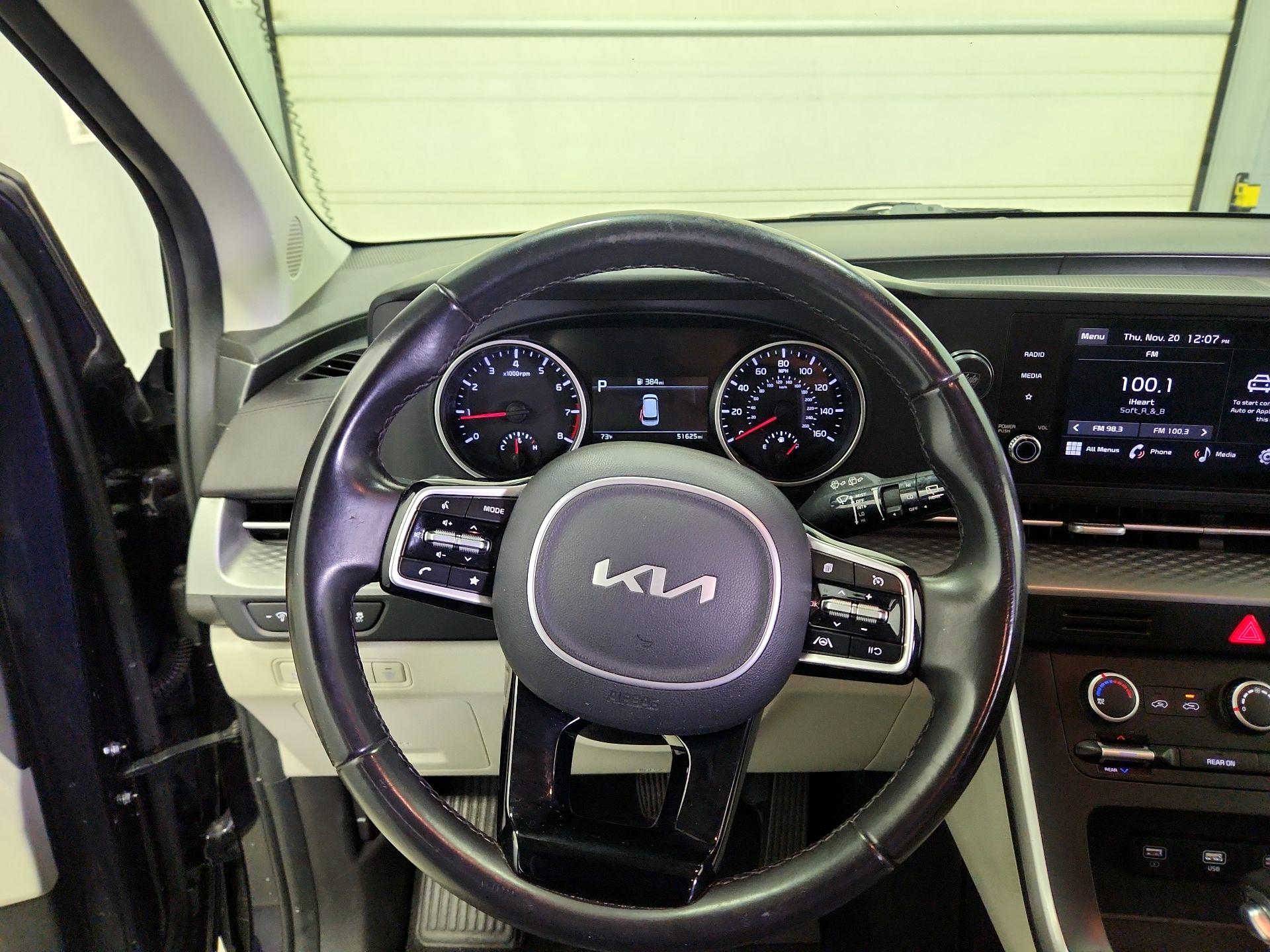 Thumbnail: 2023 Kia Carnival - 10