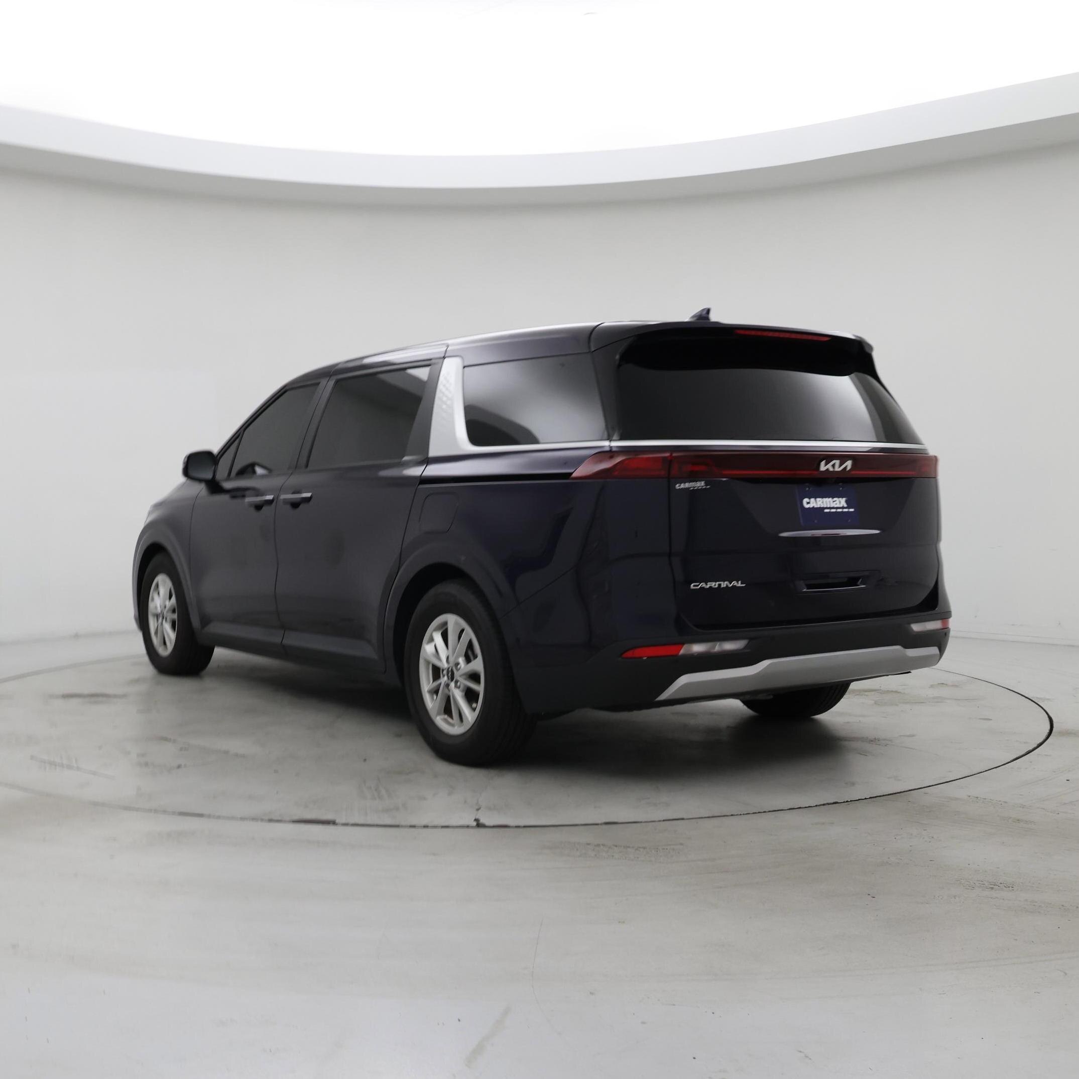 Thumbnail: 2023 Kia Carnival - 2