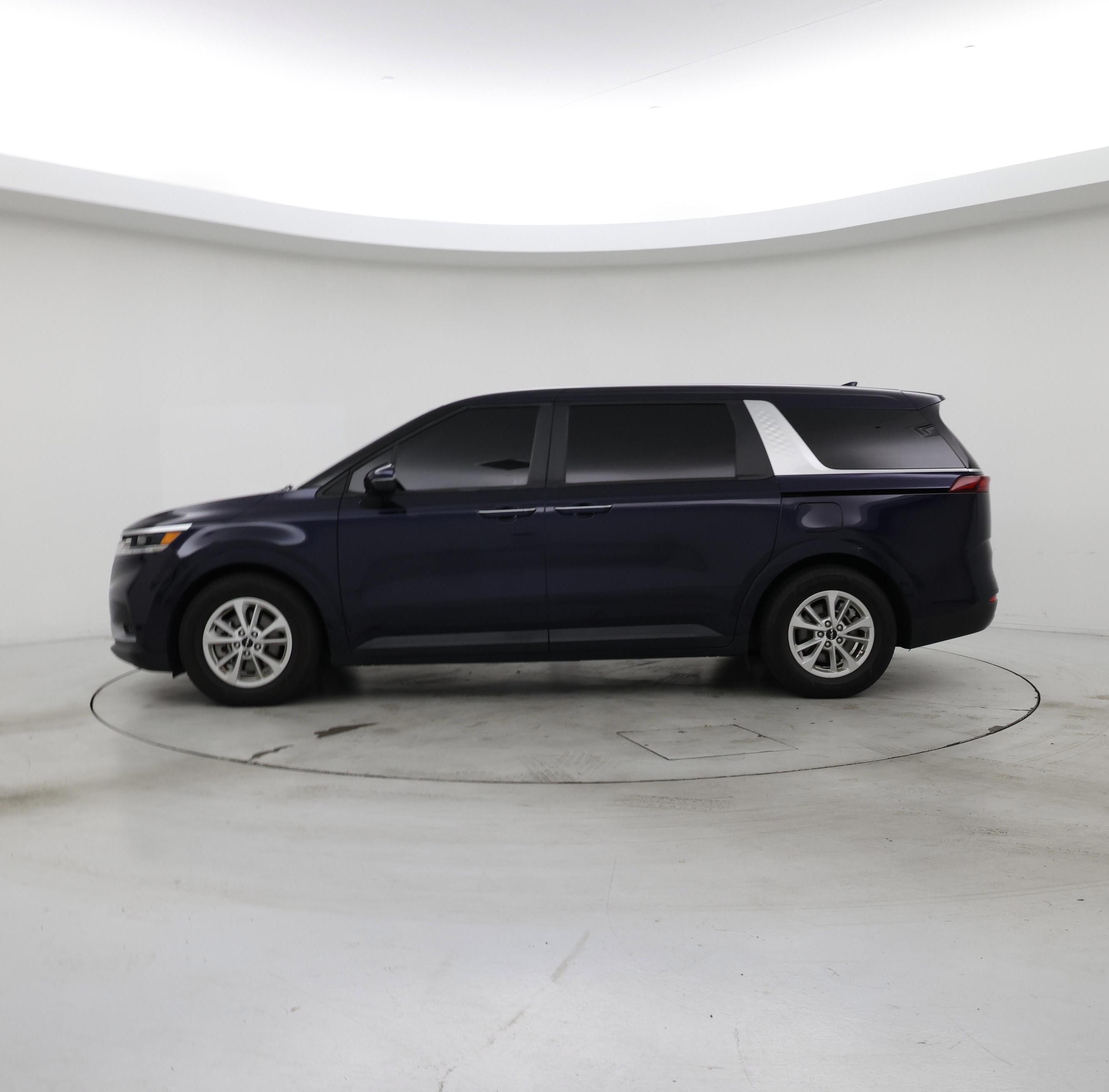 Thumbnail: 2023 Kia Carnival - 3