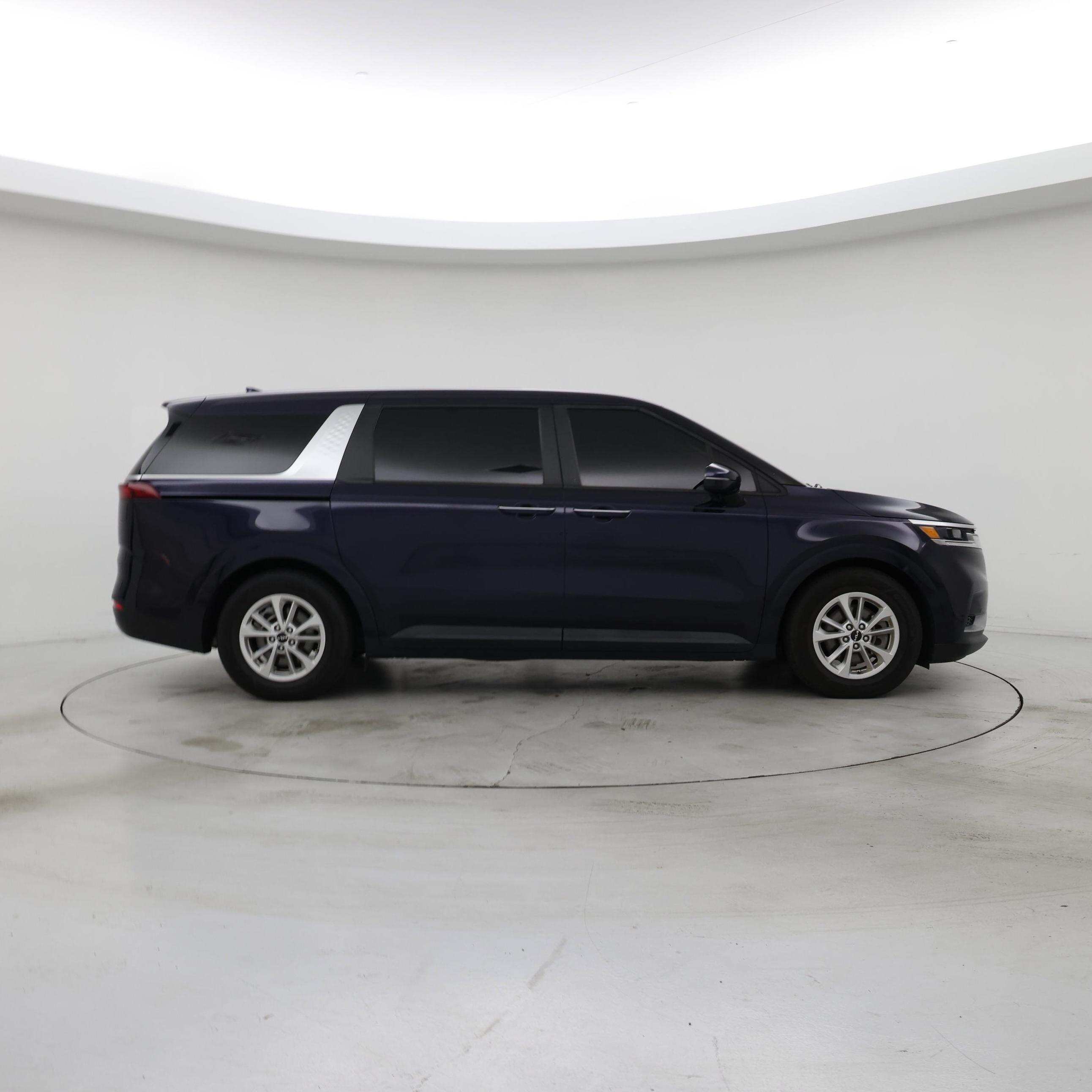 Thumbnail: 2023 Kia Carnival - 7