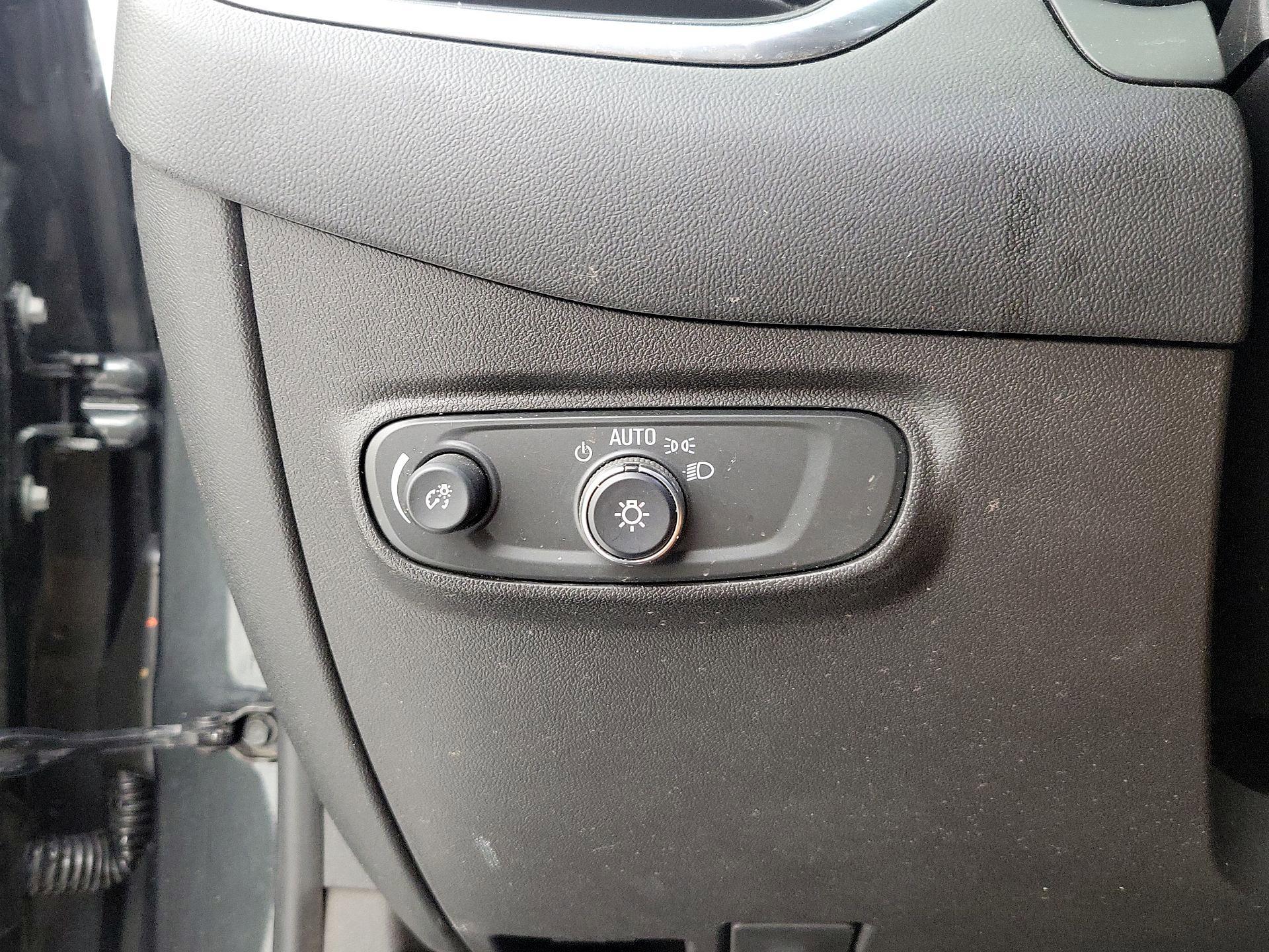 Thumbnail: 2020 Chevrolet Equinox - 13