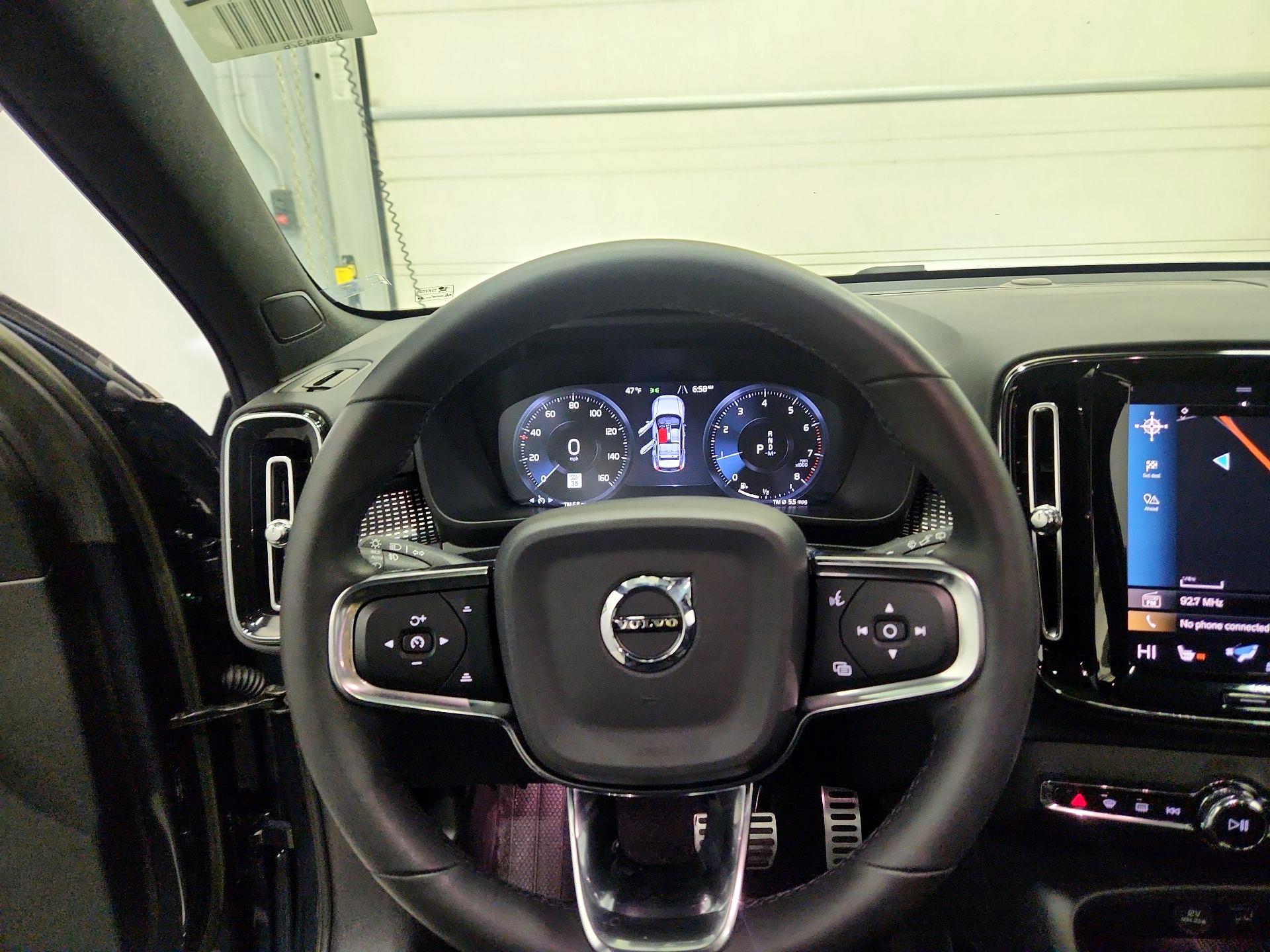 Thumbnail: 2022 Volvo XC40 - 10