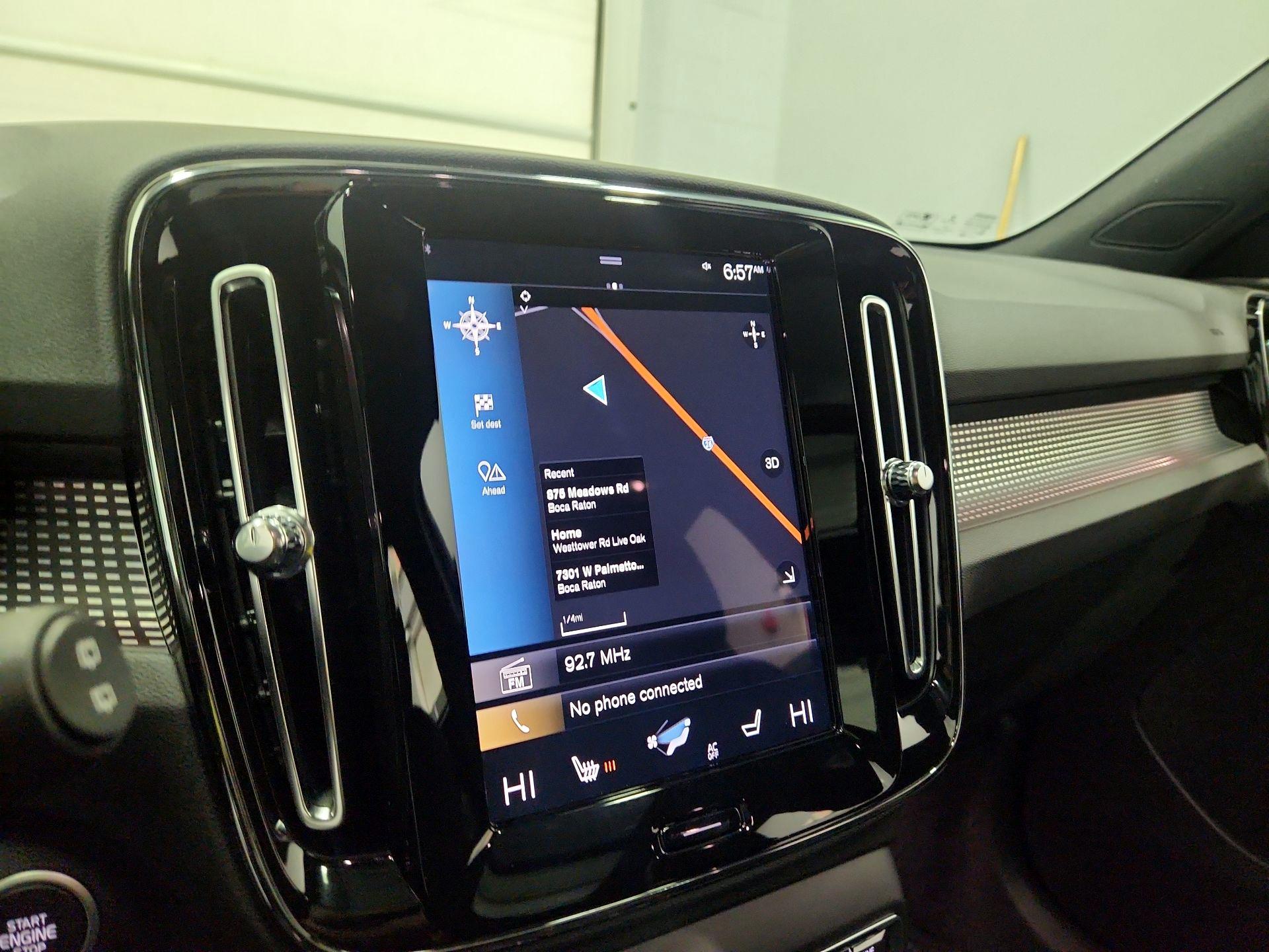 Thumbnail: 2022 Volvo XC40 - 14