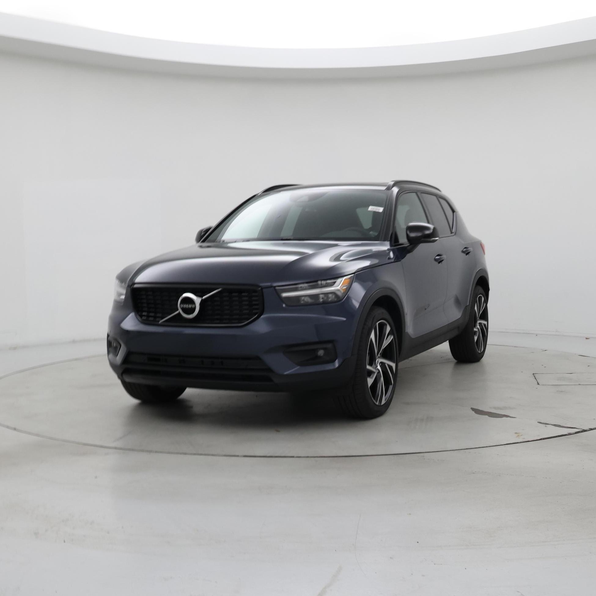 Thumbnail: 2022 Volvo XC40 - 4