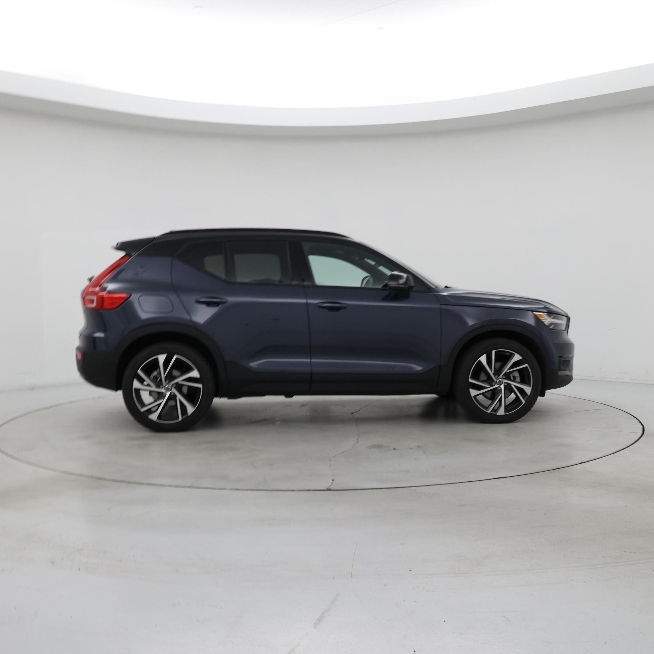 Thumbnail: 2022 Volvo XC40 - 7