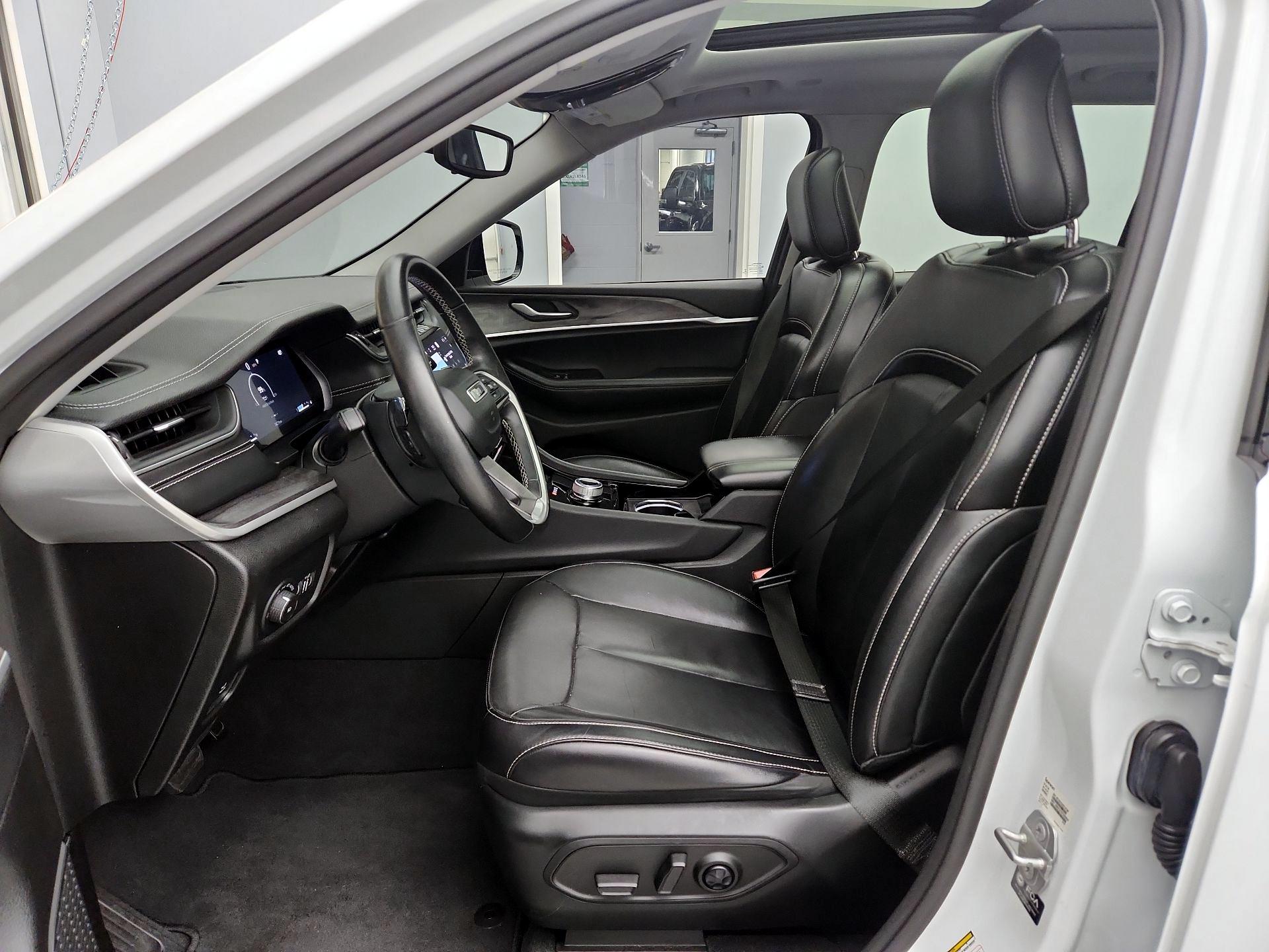 Thumbnail: 2021 Jeep Grand Cherokee L - 11