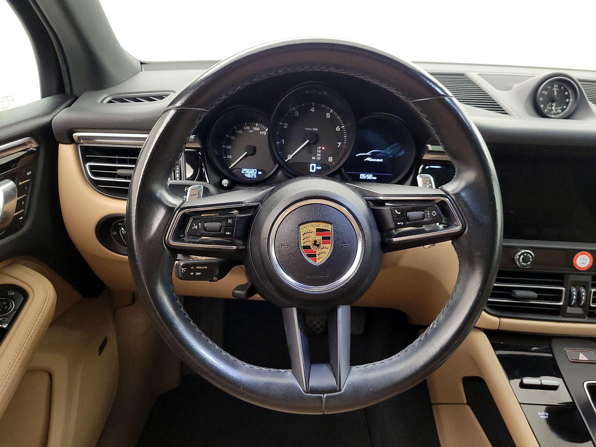 Thumbnail: 2022 Porsche Macan - 10