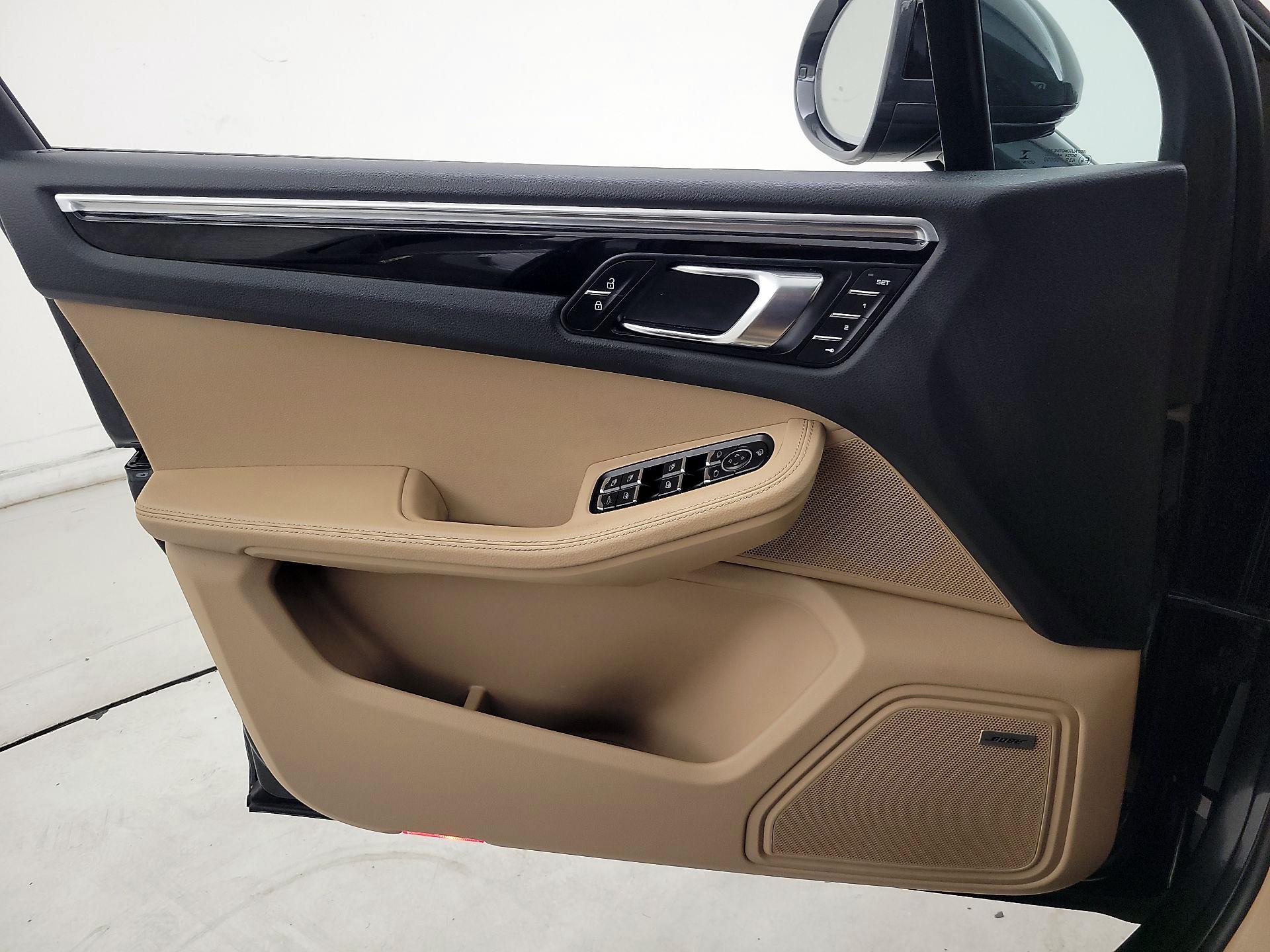 Thumbnail: 2022 Porsche Macan - 12