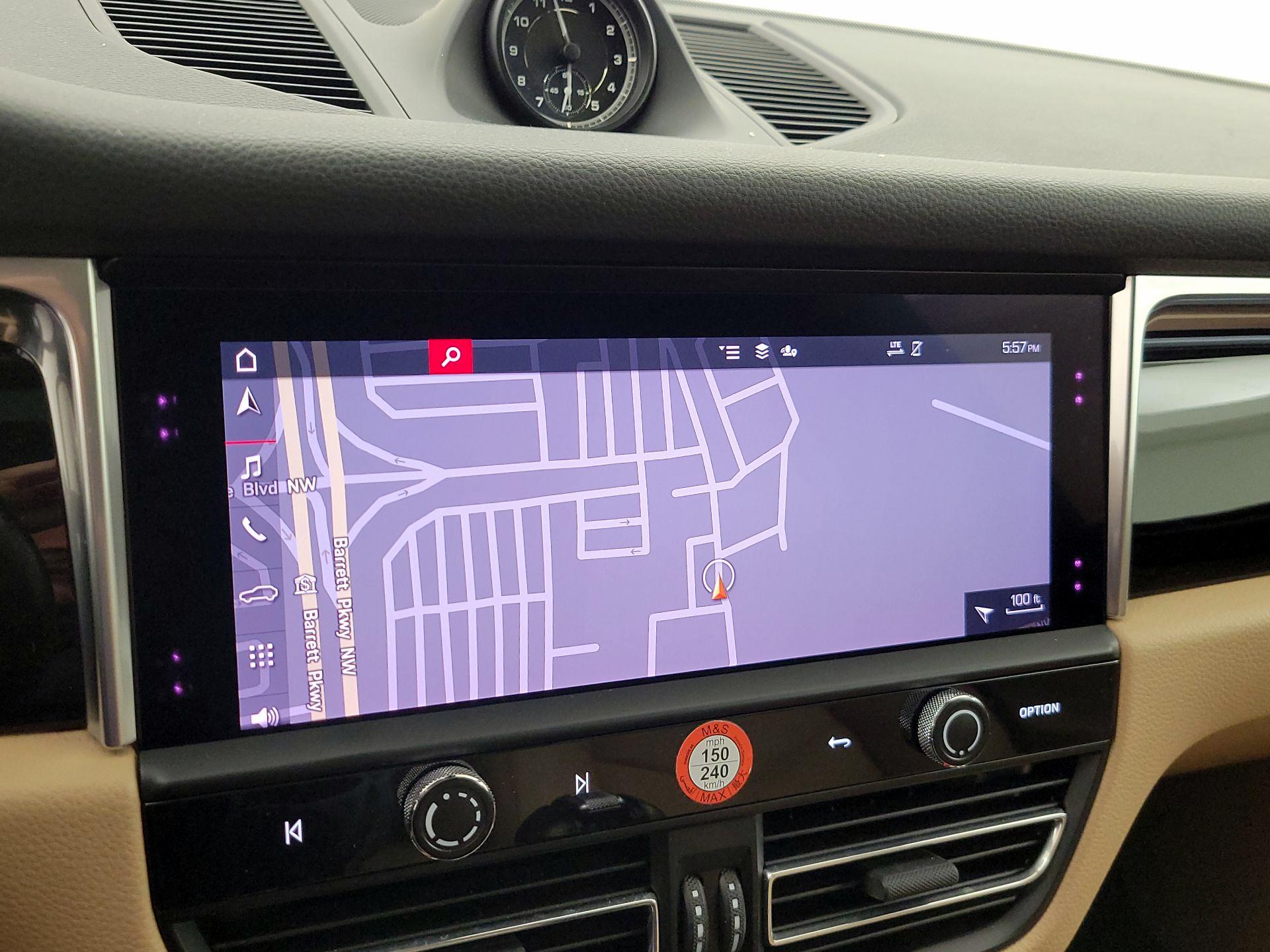 Thumbnail: 2022 Porsche Macan - 14