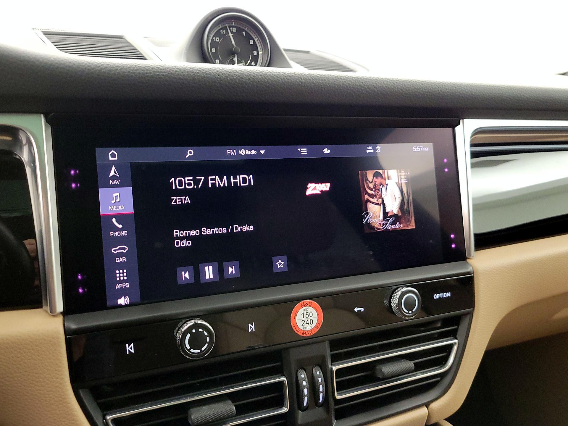 Thumbnail: 2022 Porsche Macan - 16