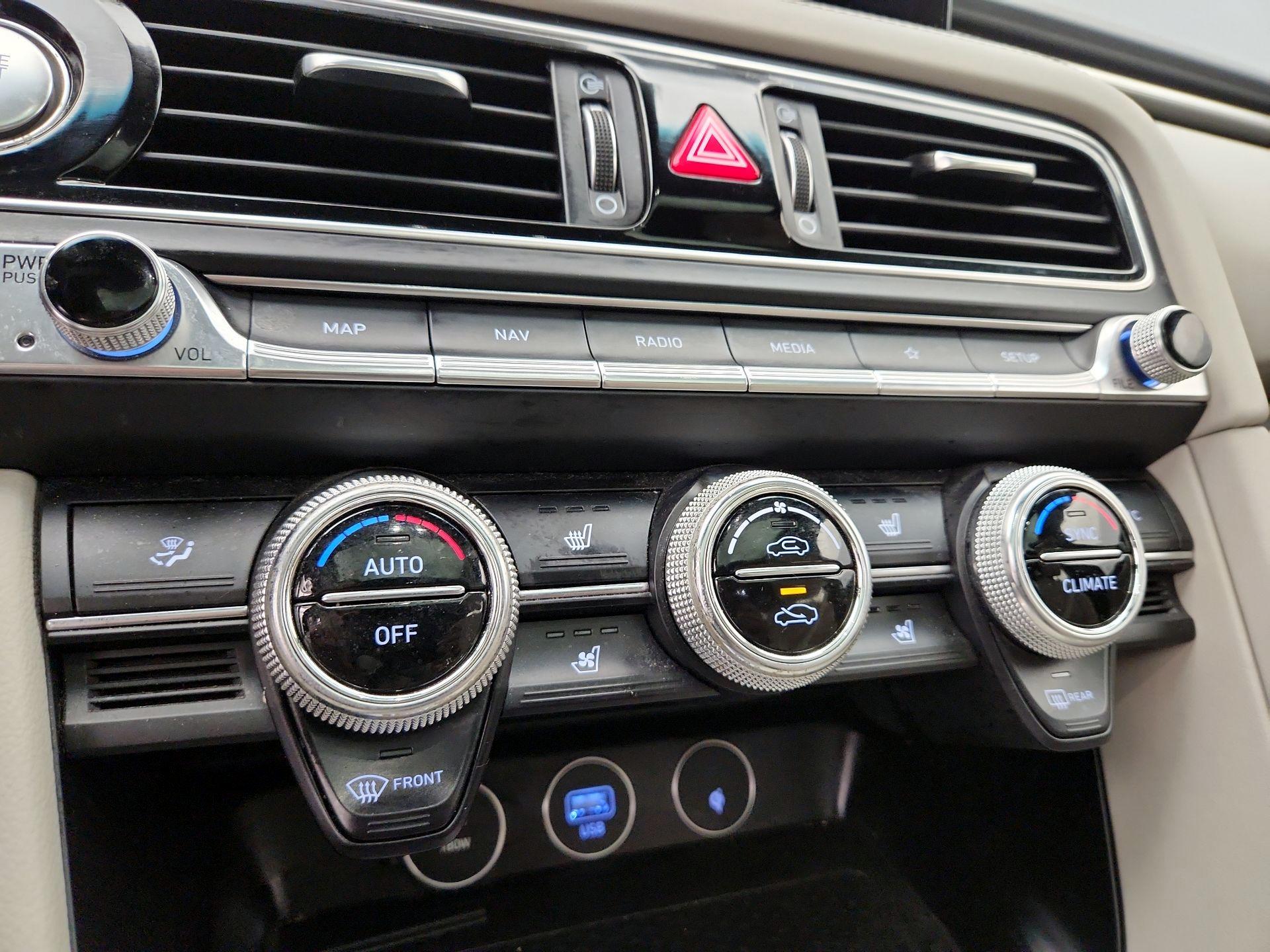 Thumbnail: 2023 Genesis G70 - 17