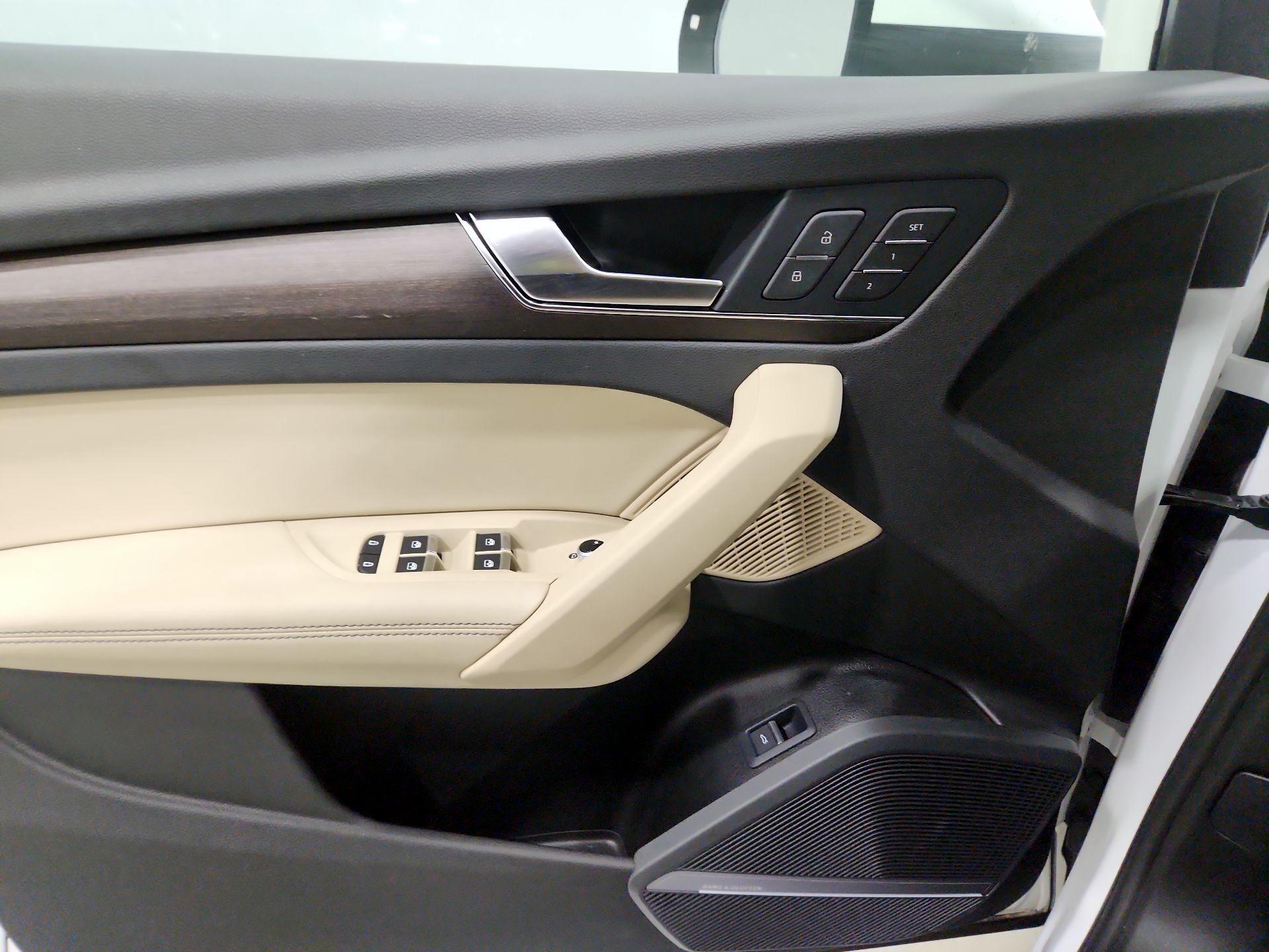 Thumbnail: 2022 Audi Q5 - 12