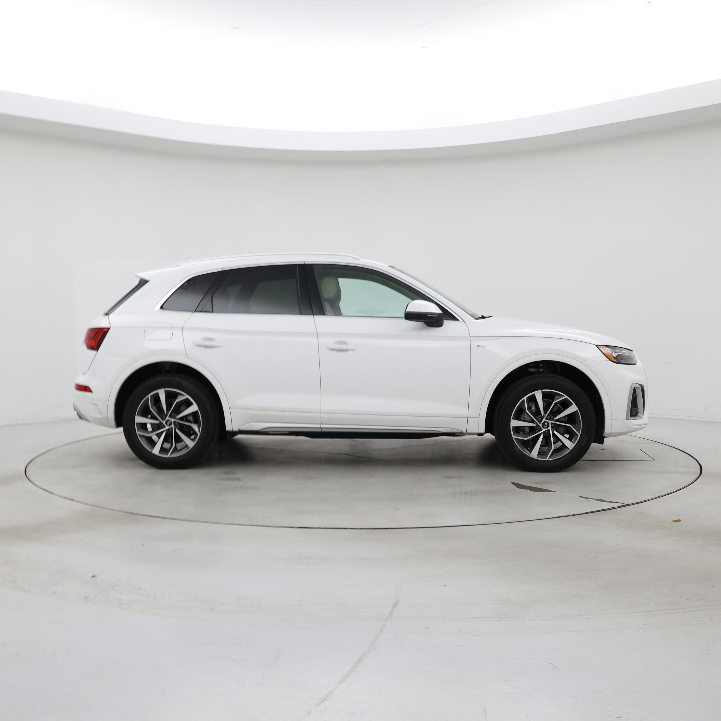 Thumbnail: 2022 Audi Q5 - 7