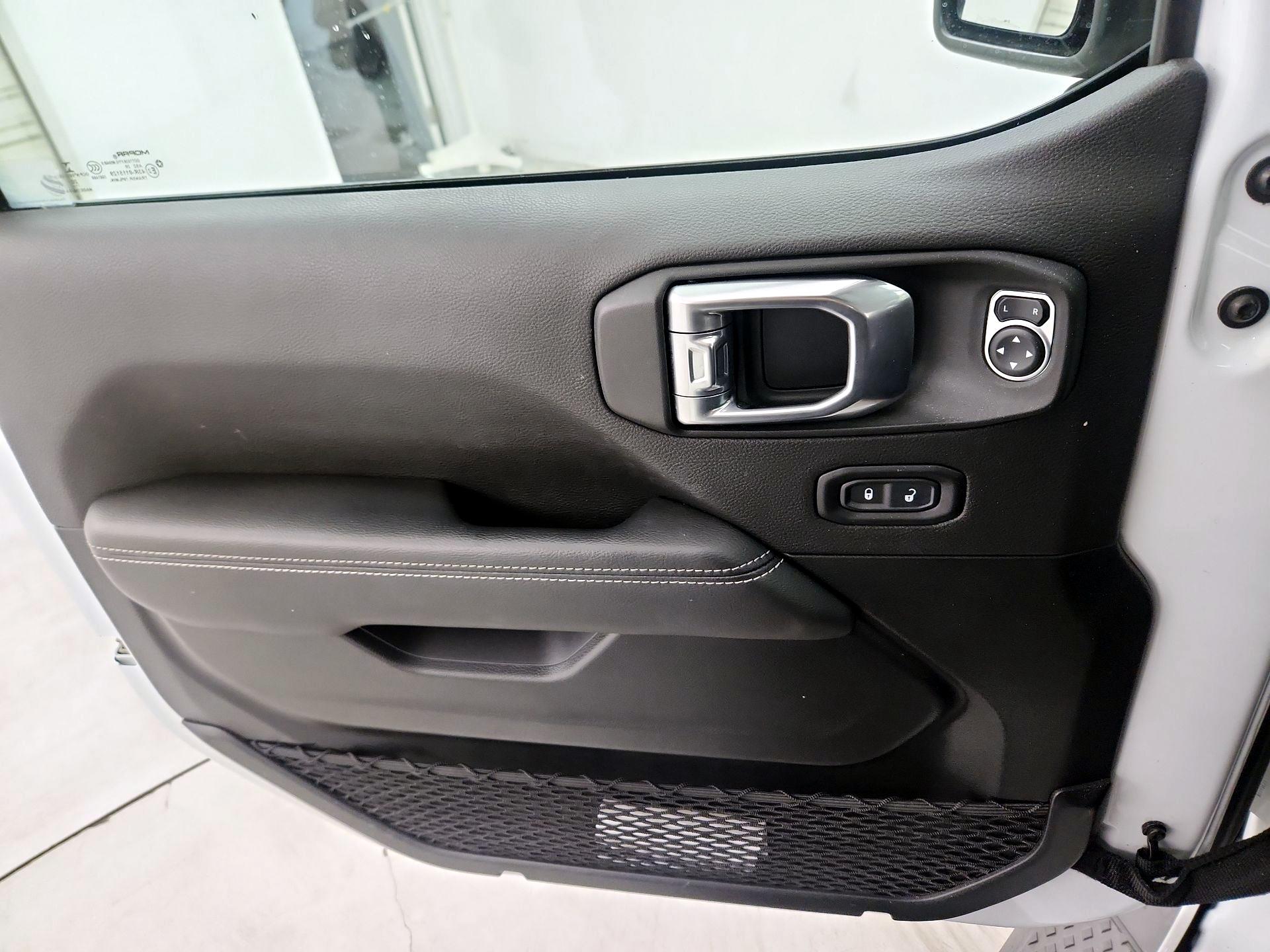 Thumbnail: 2021 Jeep Gladiator - 12