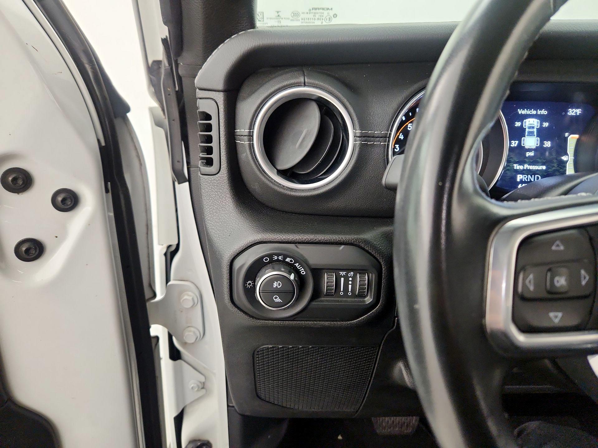 Thumbnail: 2021 Jeep Gladiator - 13